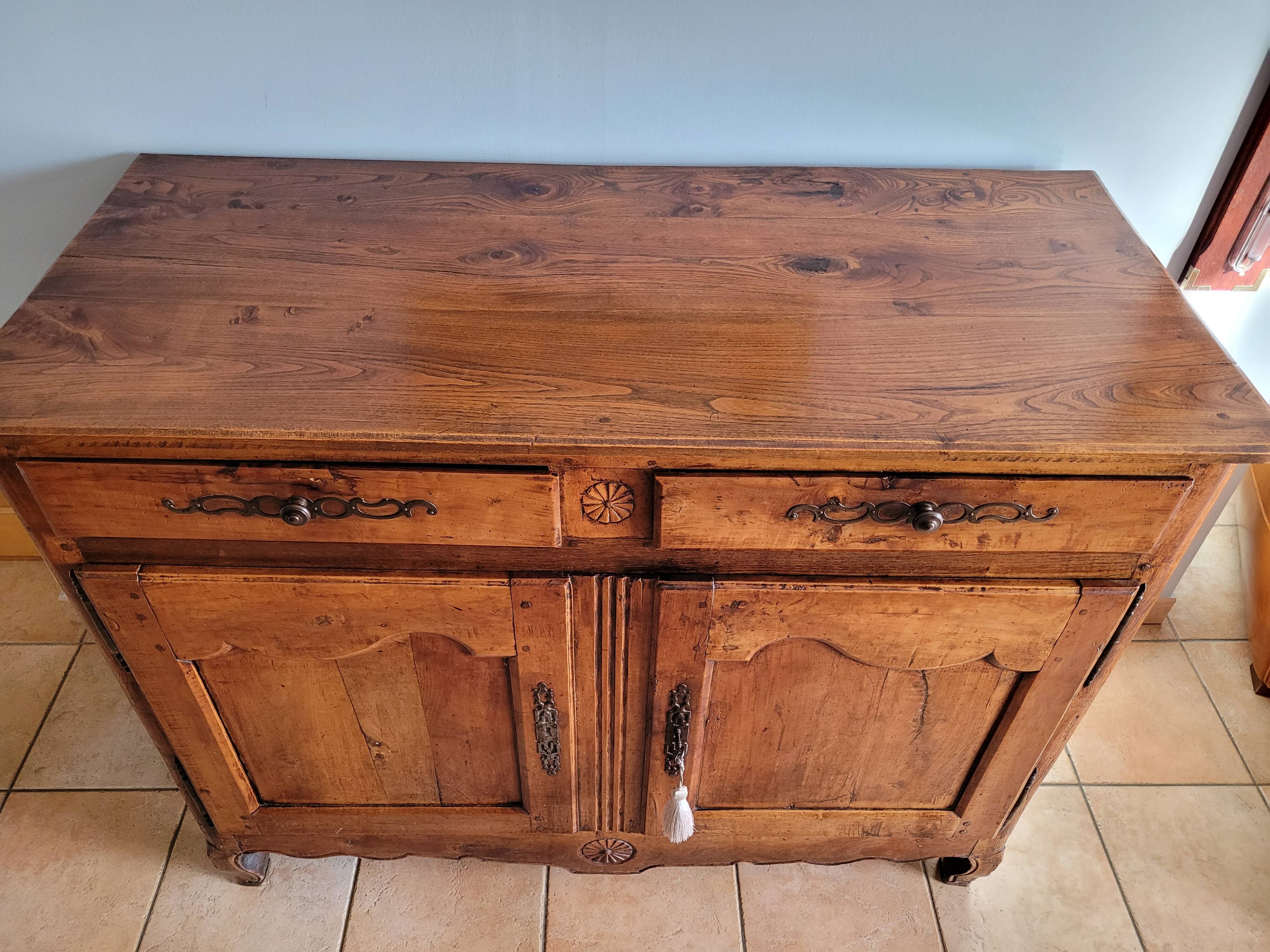 Rustic buffet in Louis XV style