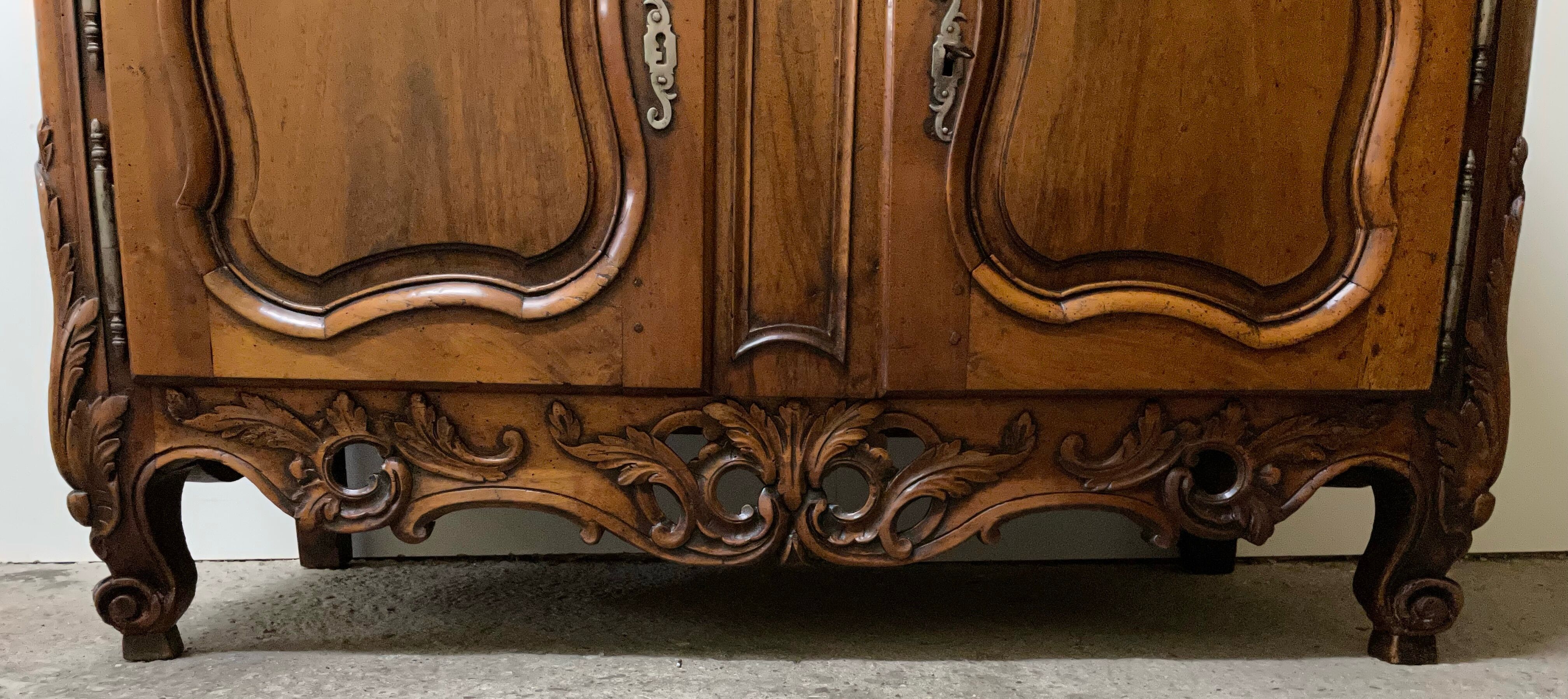 Provençal credenza walnut period eighteenth century