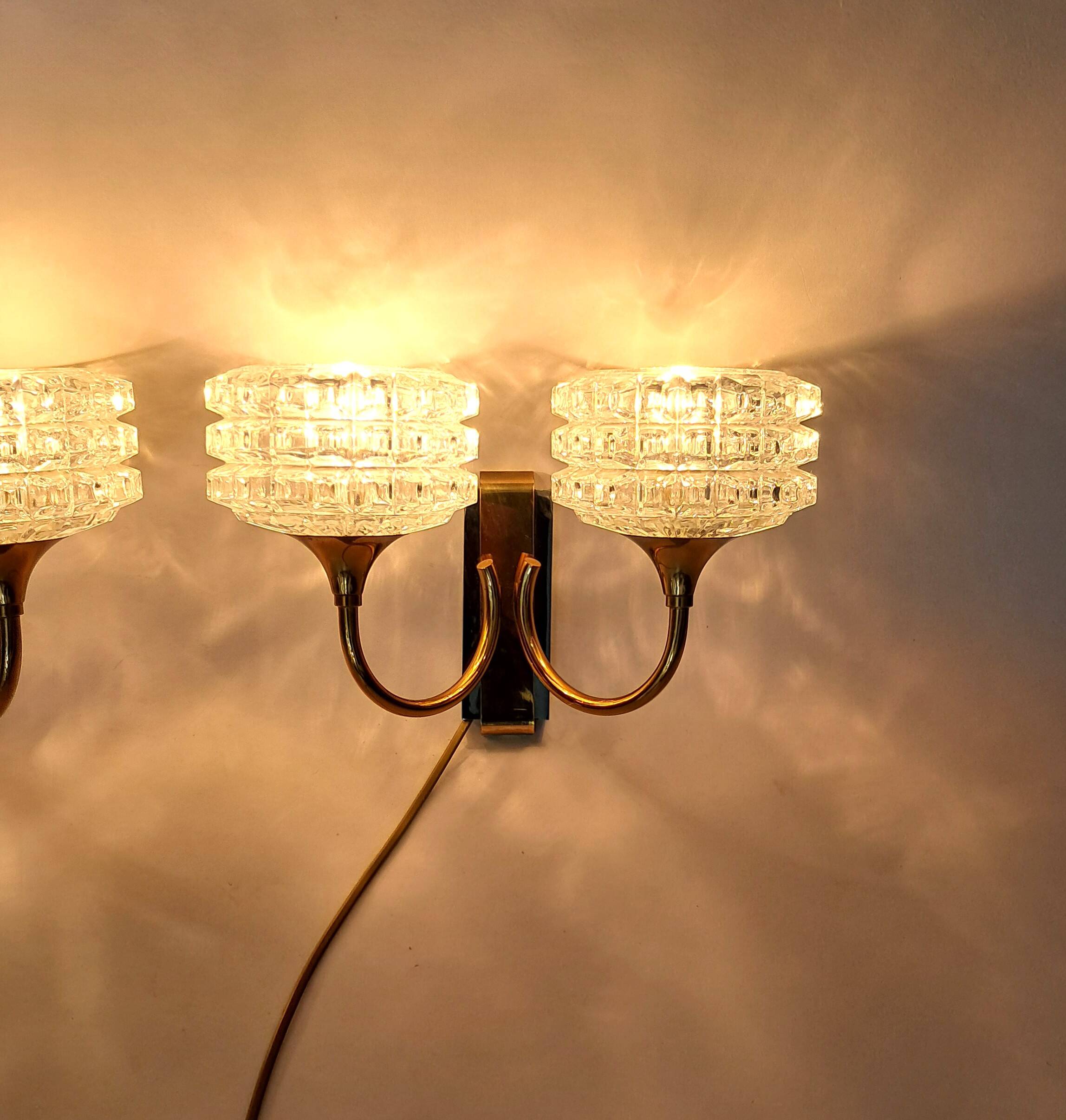 Pair of two-light wall sconces in gilded brass and blue from the 1950s.