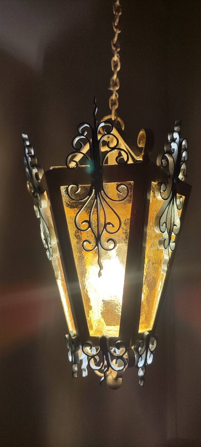 Lámpara de techo o farol. España, 1980s.