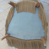 Velvet-trimmed toad with backrest and firm seat