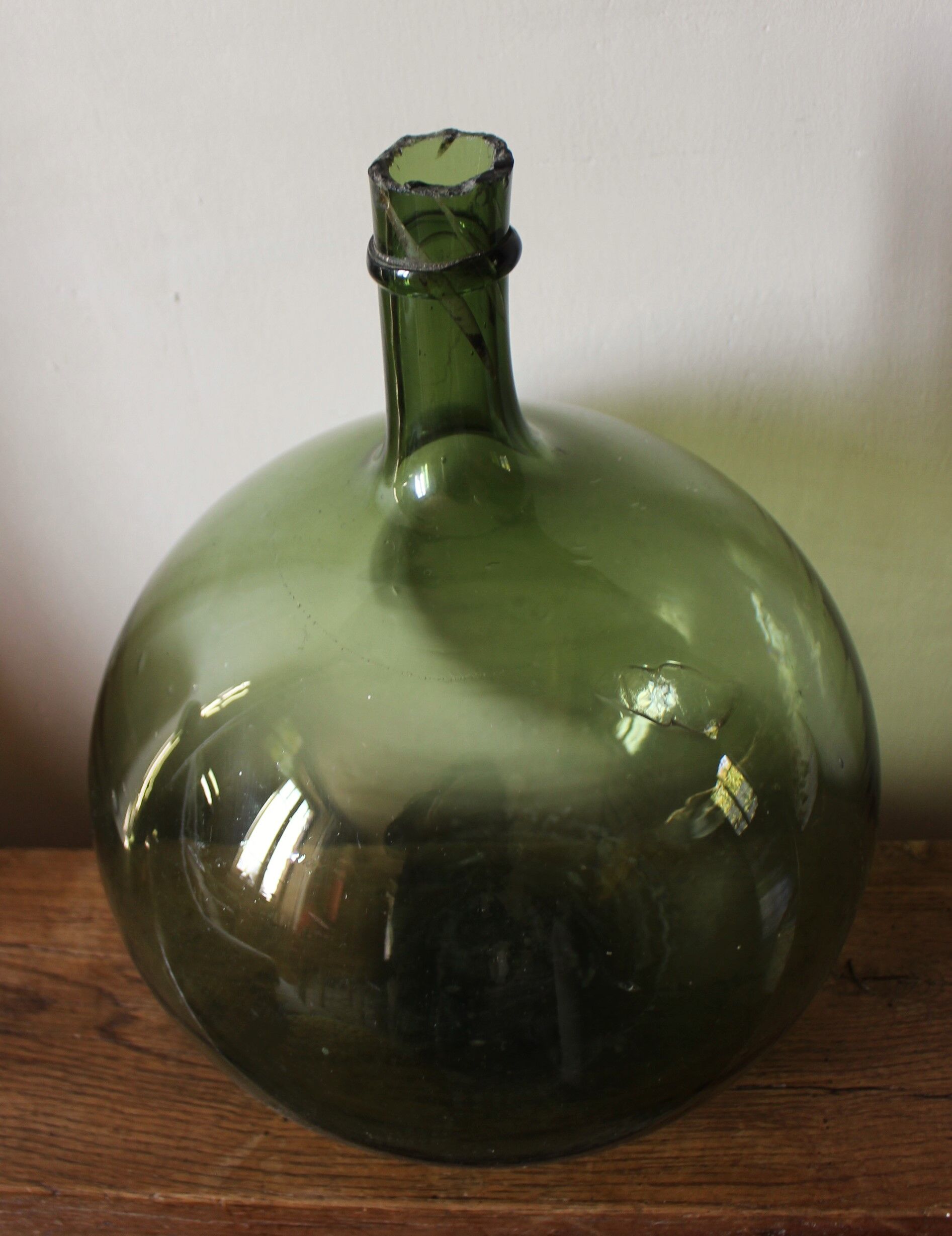 Dame jeanne bonbonne green glass round bubbles