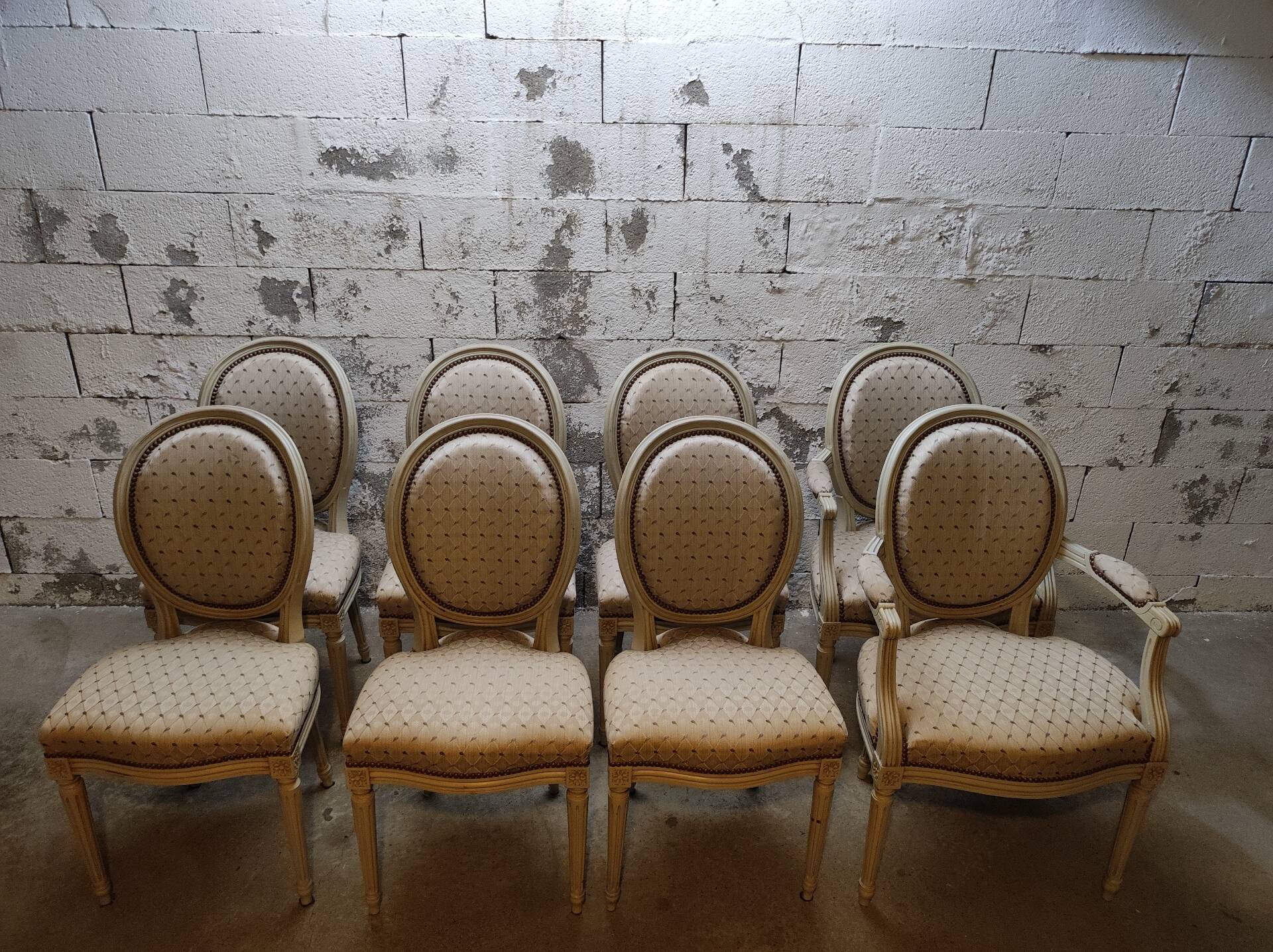 Lot de 6 chaises + 2 fauteuils médaillon style Louis XVI