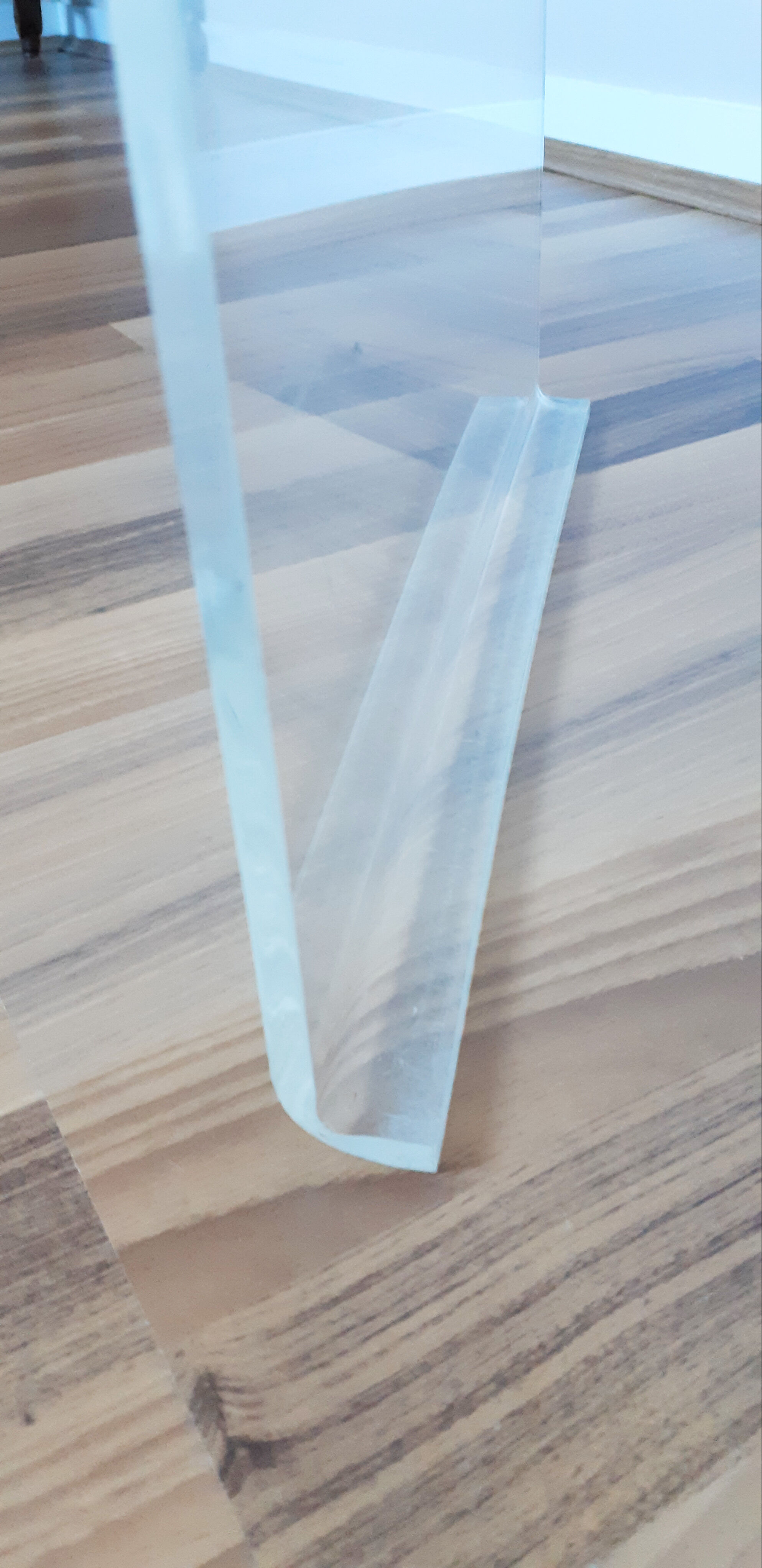 Plexiglas side table 40 x 40 x 40