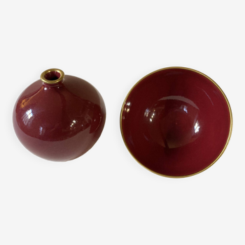 Vase soliflore et bol en céramique couleur framboise, réhaussés de dorure, Arabia, Finlande