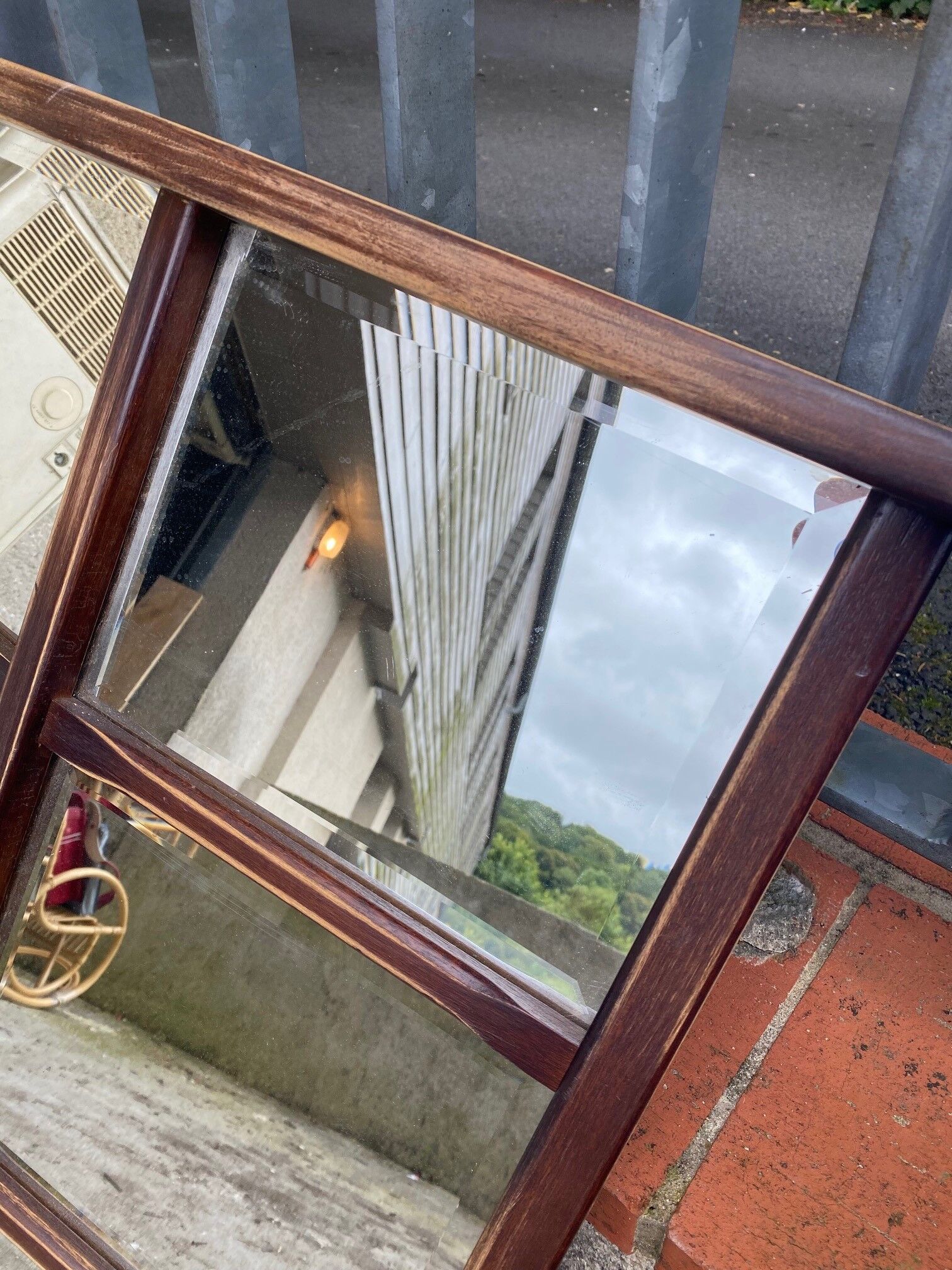 Miroir étagère multiple biseauté 94x74cm