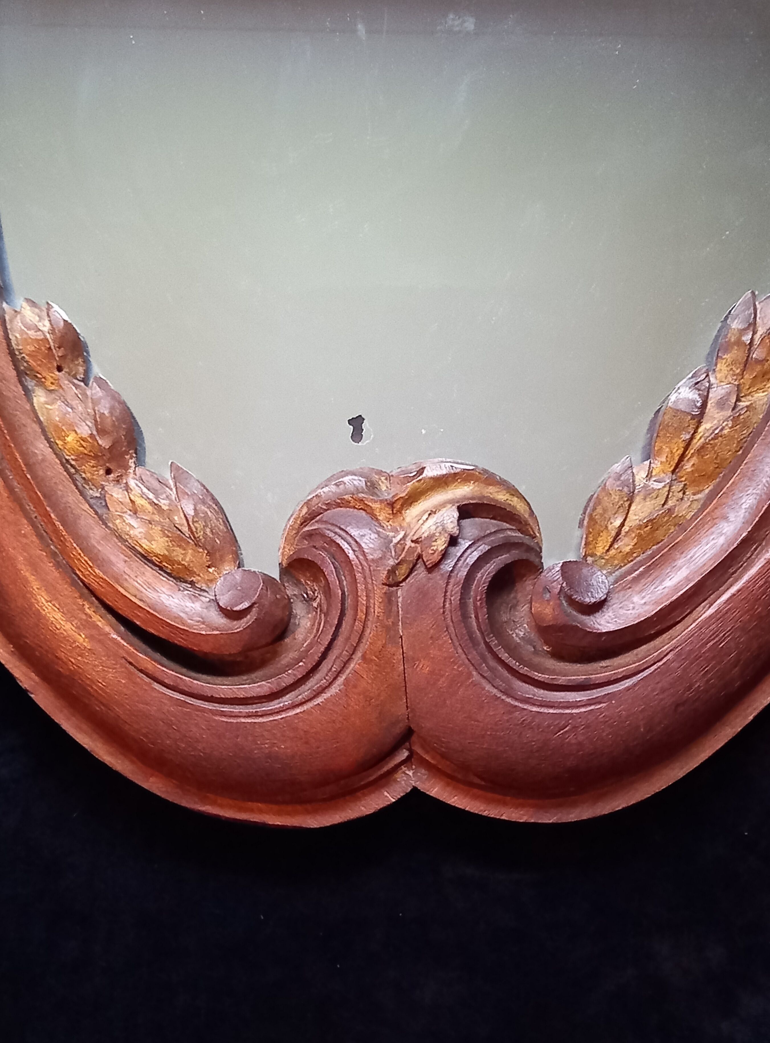 Mirror carved in oak with golden laurel leaves - early 19th century