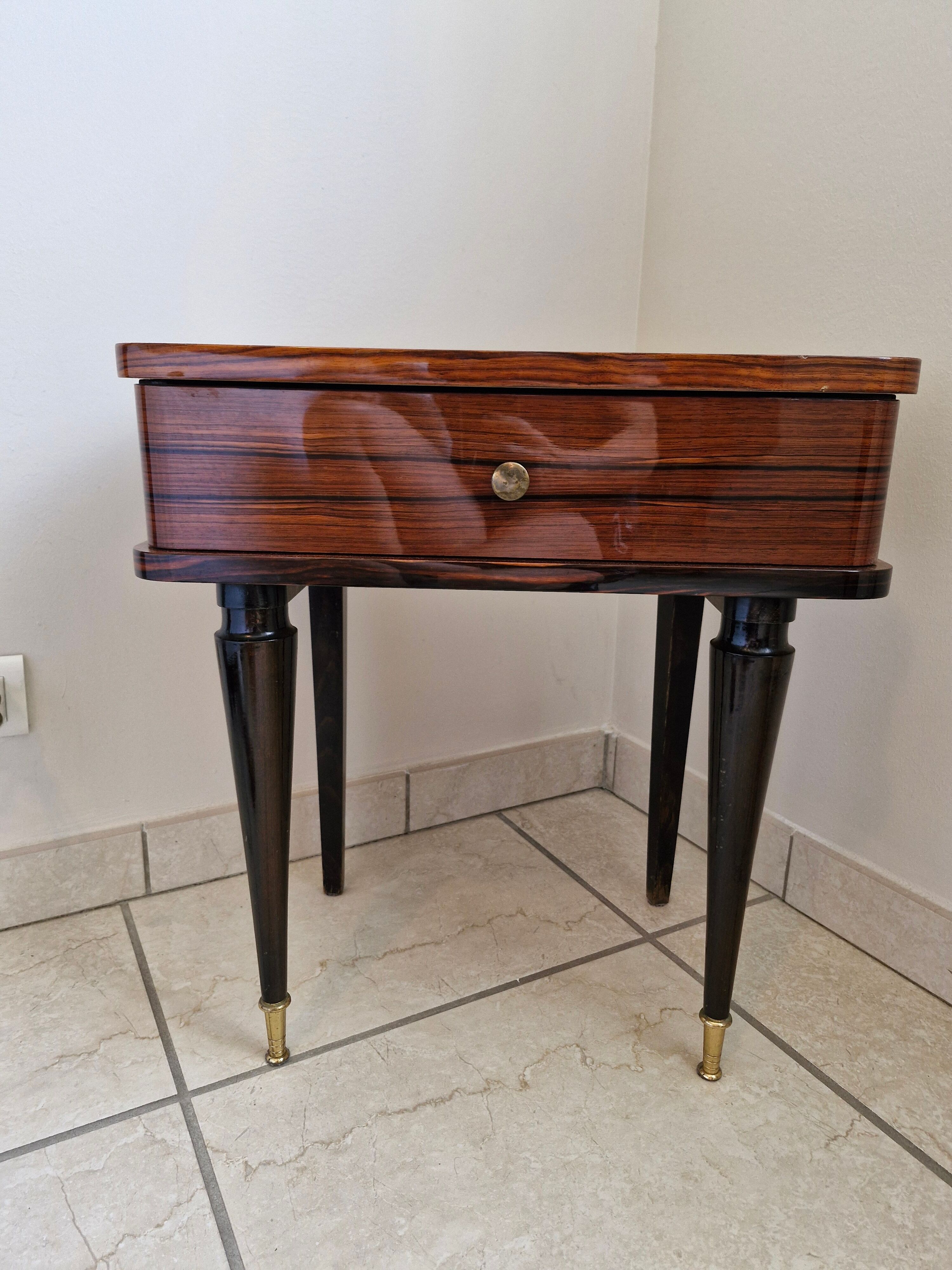 Table de chevet