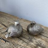 Duo of salt shaker and pepper in the shape of a bird in silver metal and its basket