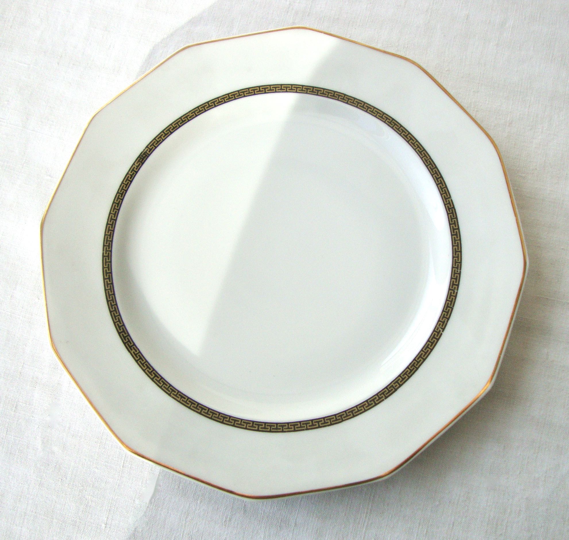 Porcelain plates for 12 people