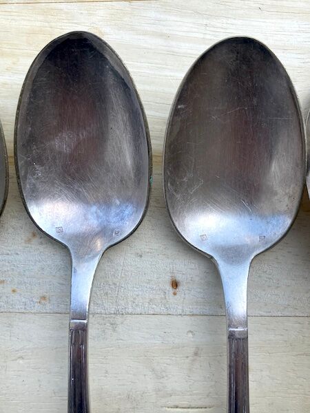7 cuillères à soupe en métal argenté