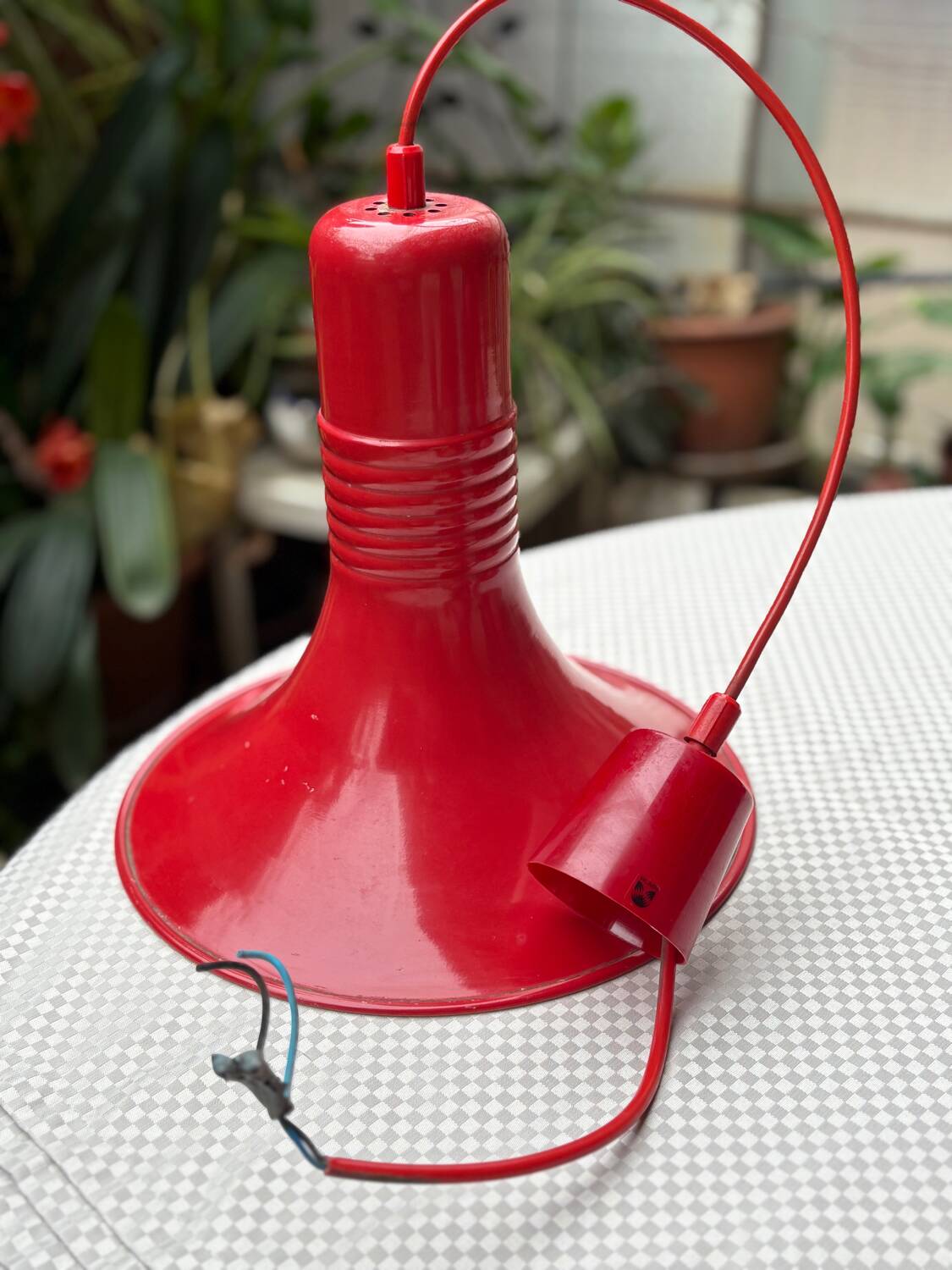 Ensemble de 5 suspensions vintage "formas" (espagne) – acier laqué rouge – état