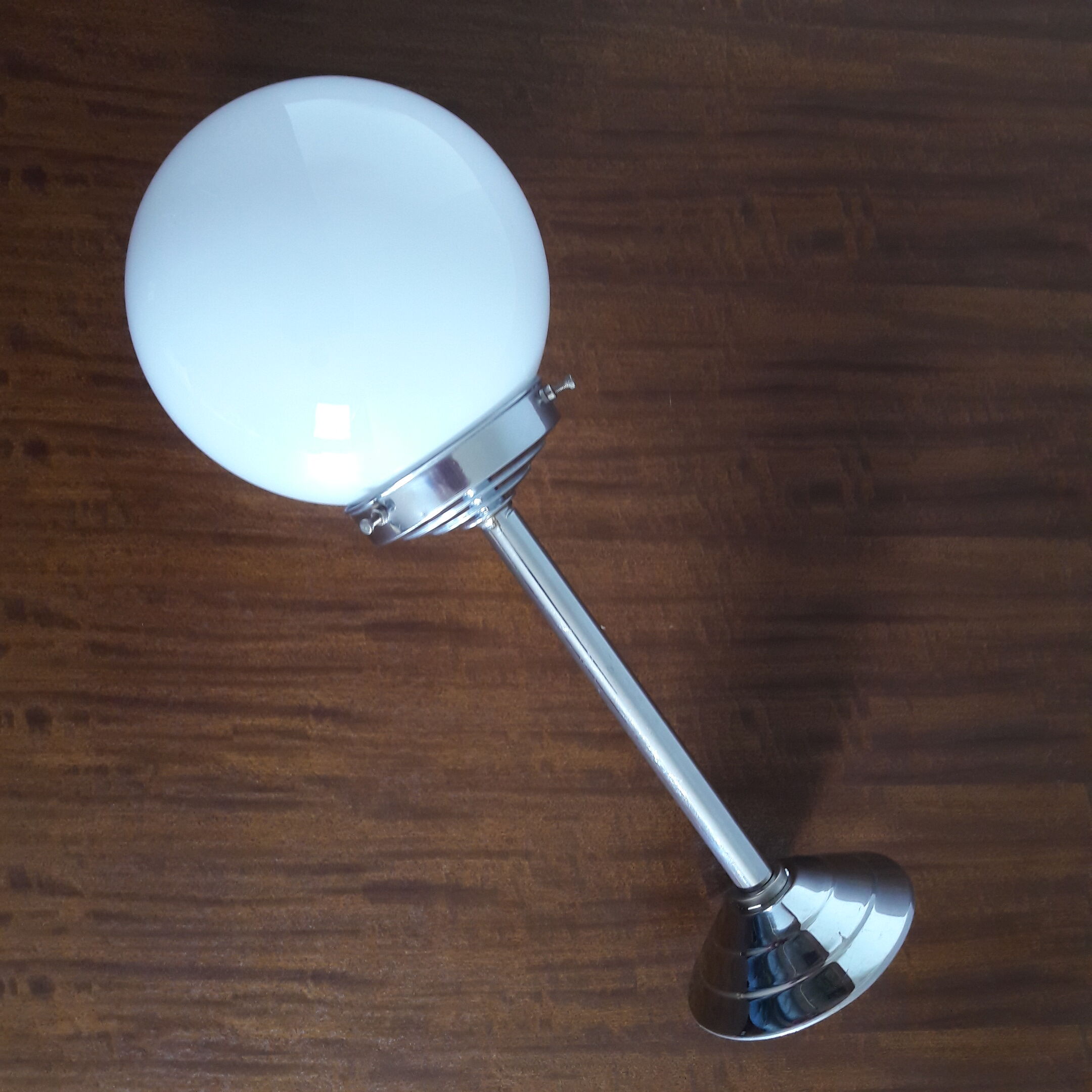 Ball opaline hanging lamp