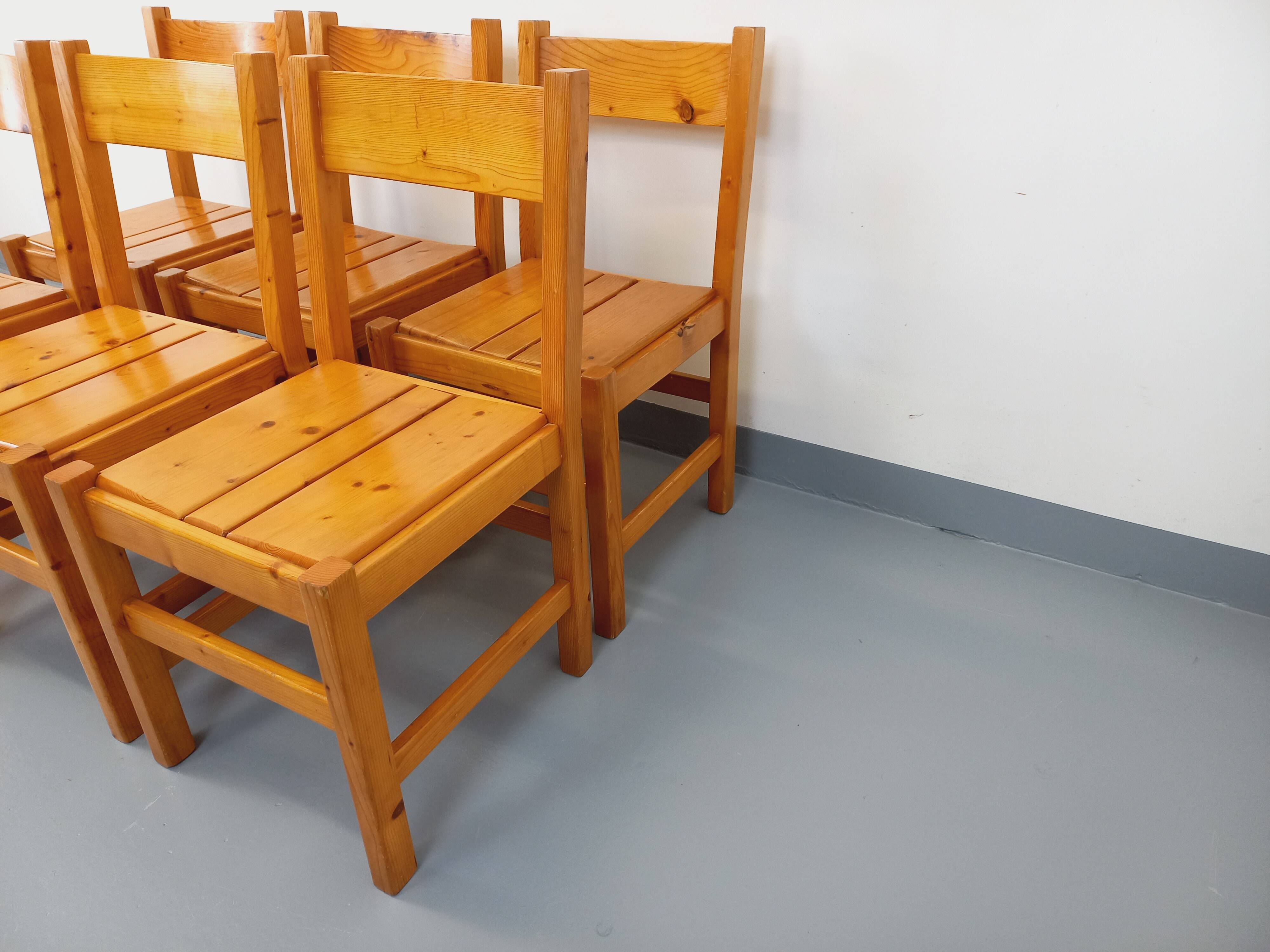 Set of 6 vintage Les Arcs chairs in pine from the 60s 70s