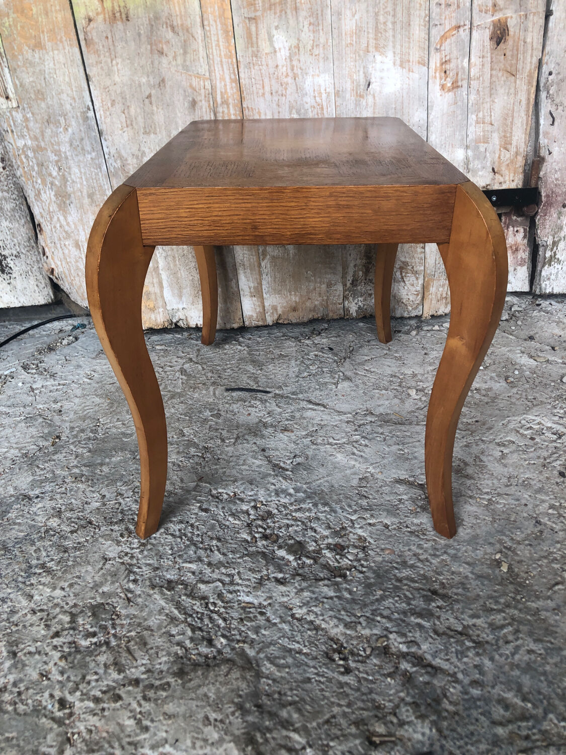 Coffee table wood marquetry tray and curved legs vintage