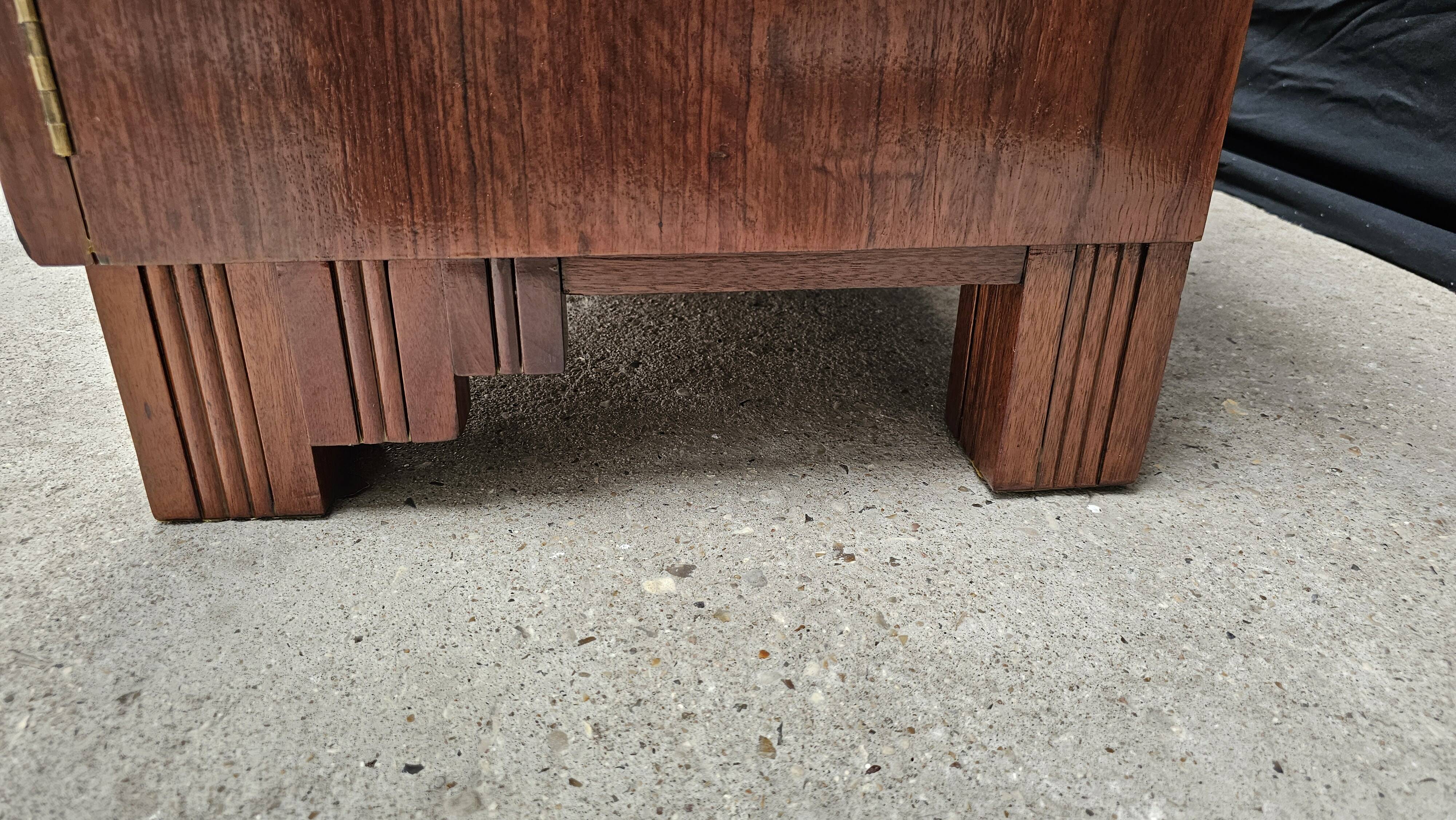 Art Deco buffet by Saddier & Fils in solid rosewood and veneer.