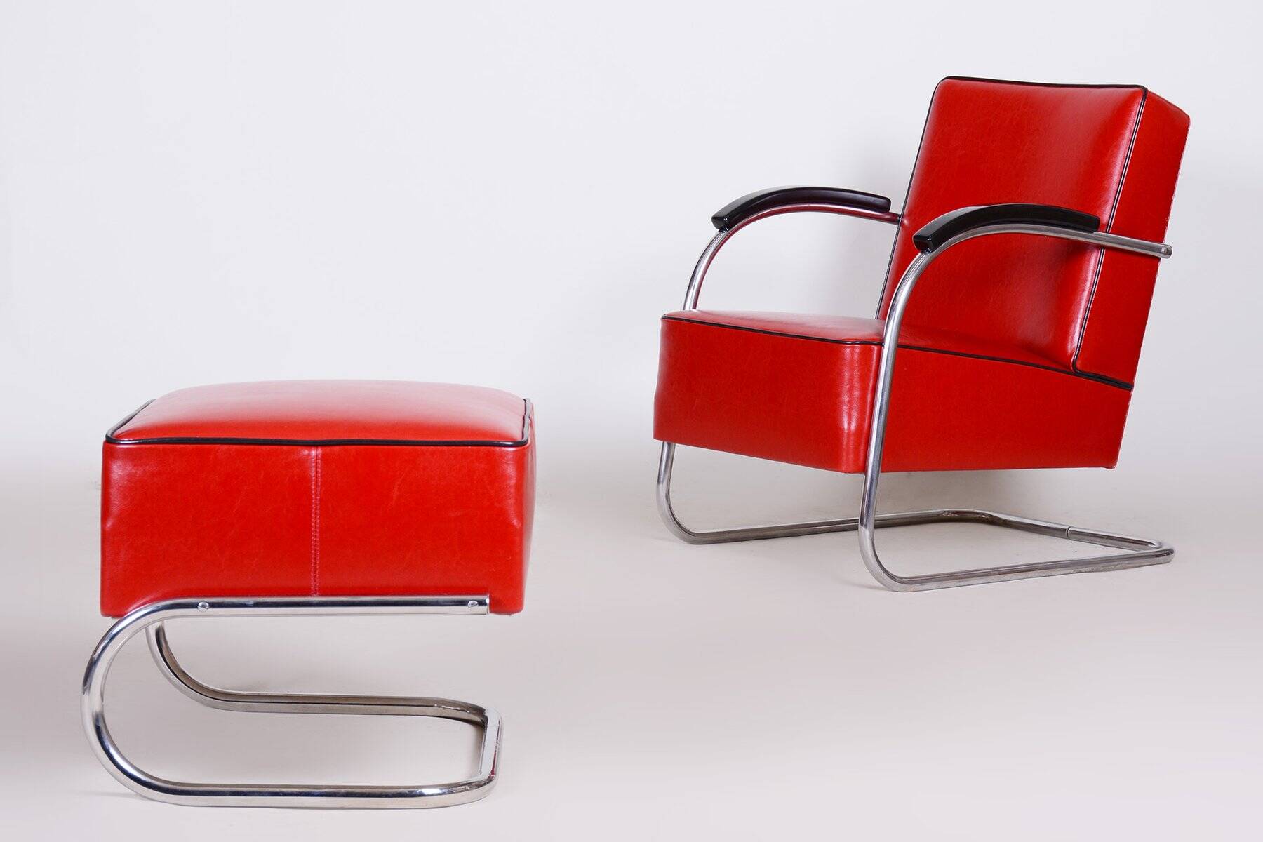 Set of Bauhaus Armchair with Foot Stool attributed to Mucke Melder, 1930s