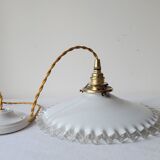 Pendant in serrated opaline