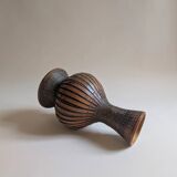 Vase en bambou tressé