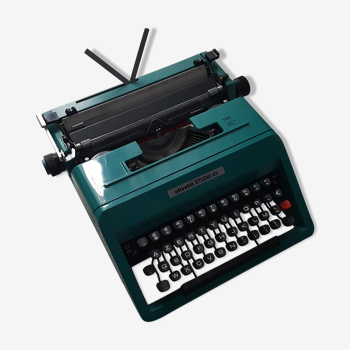 Machine à écrire olivetti studio 45 avec sa valise