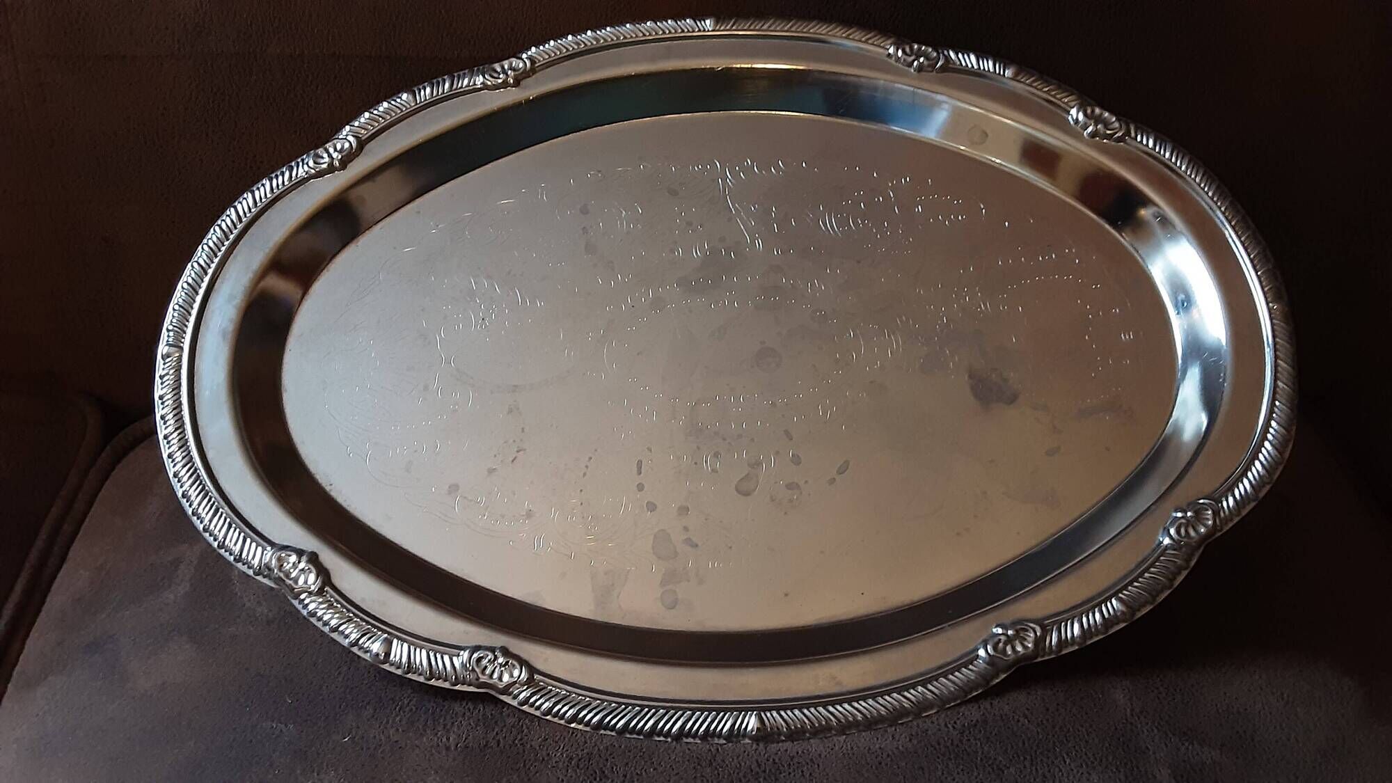 Oval metal plate
