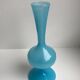 Vase en opaline bleu ciel années 50
