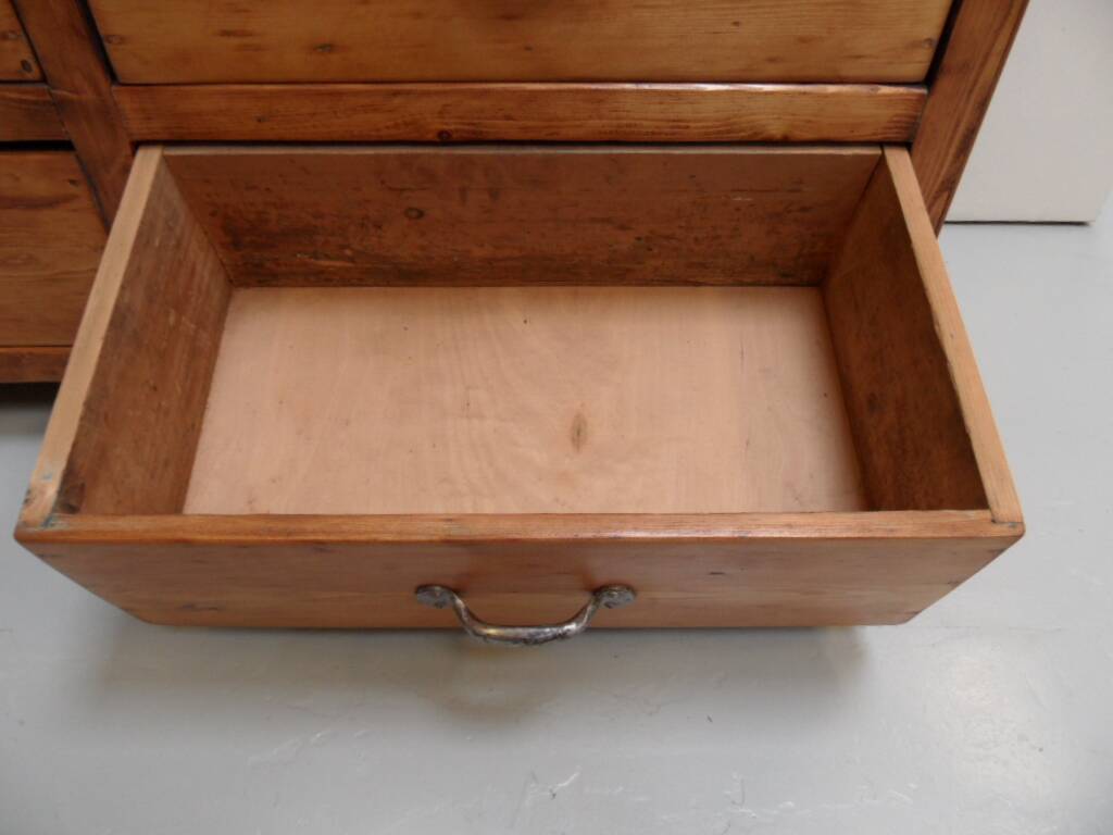 Classeur d'apothicaire vintage avec tiroirs