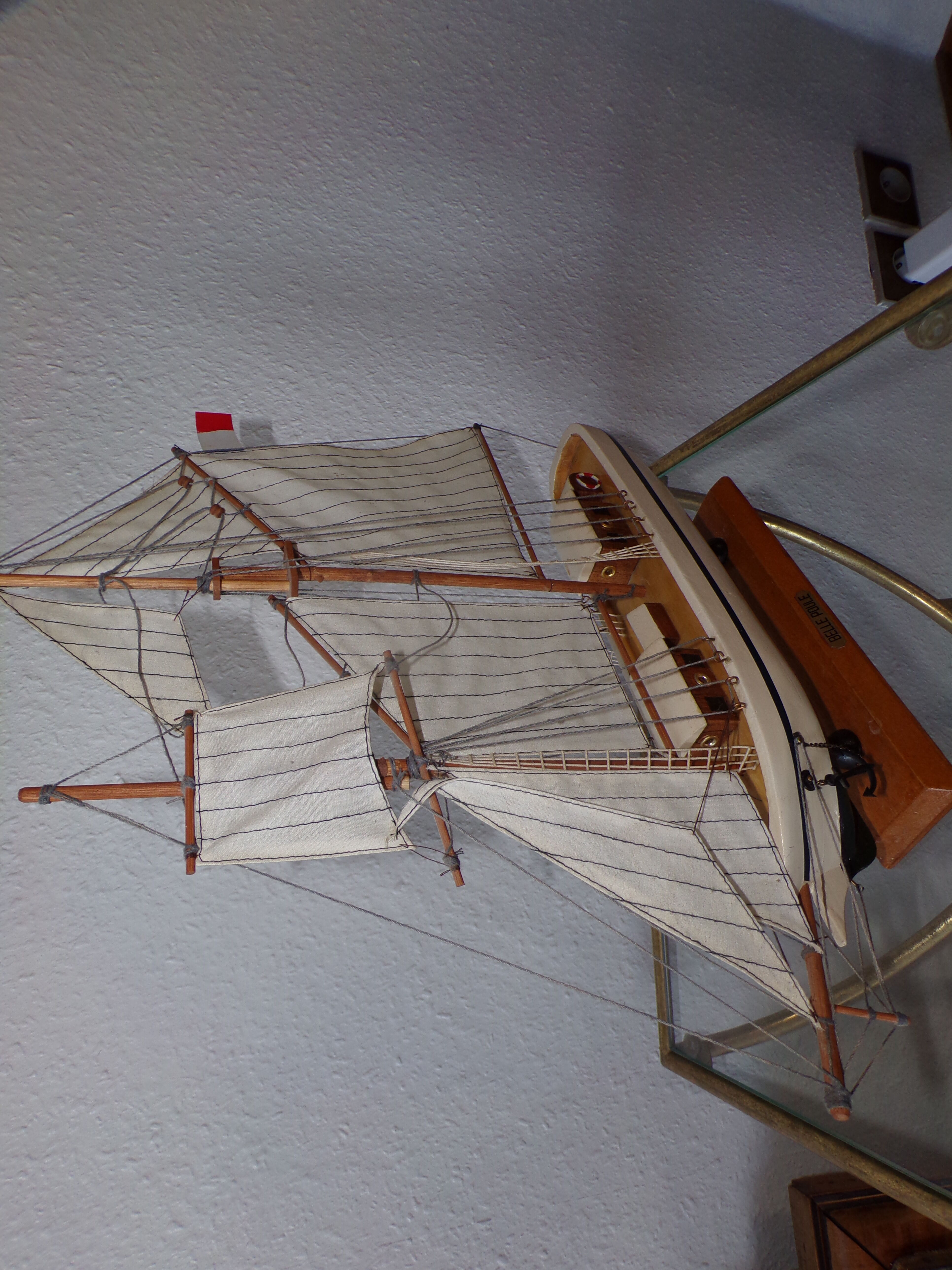 Wooden boat model Belle Poule