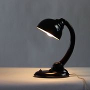 Lampe de table en bakélite modèle 11126 par Eric Kirkman Cole, années 1930