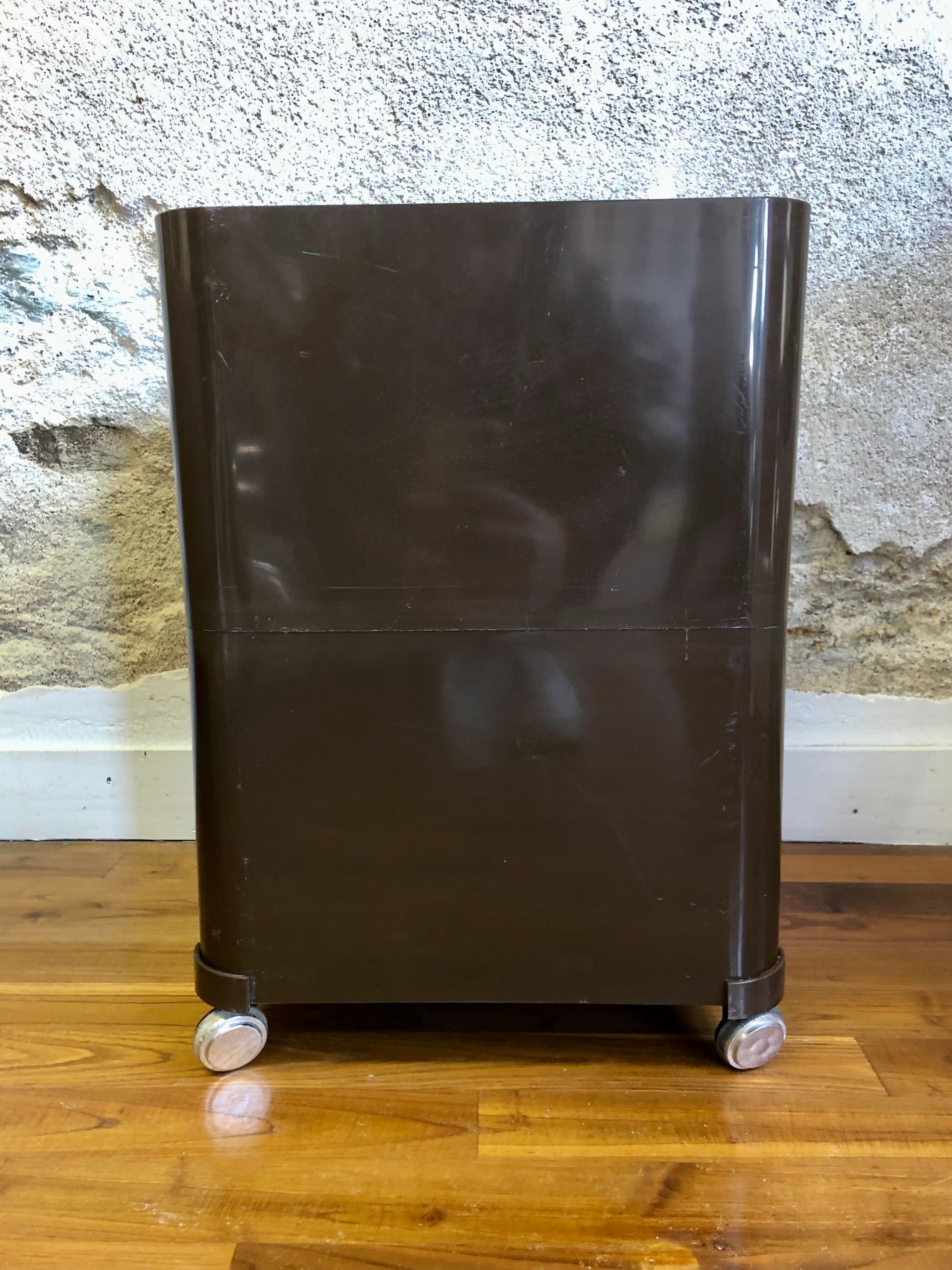 Flair wheeled service for Prisunic