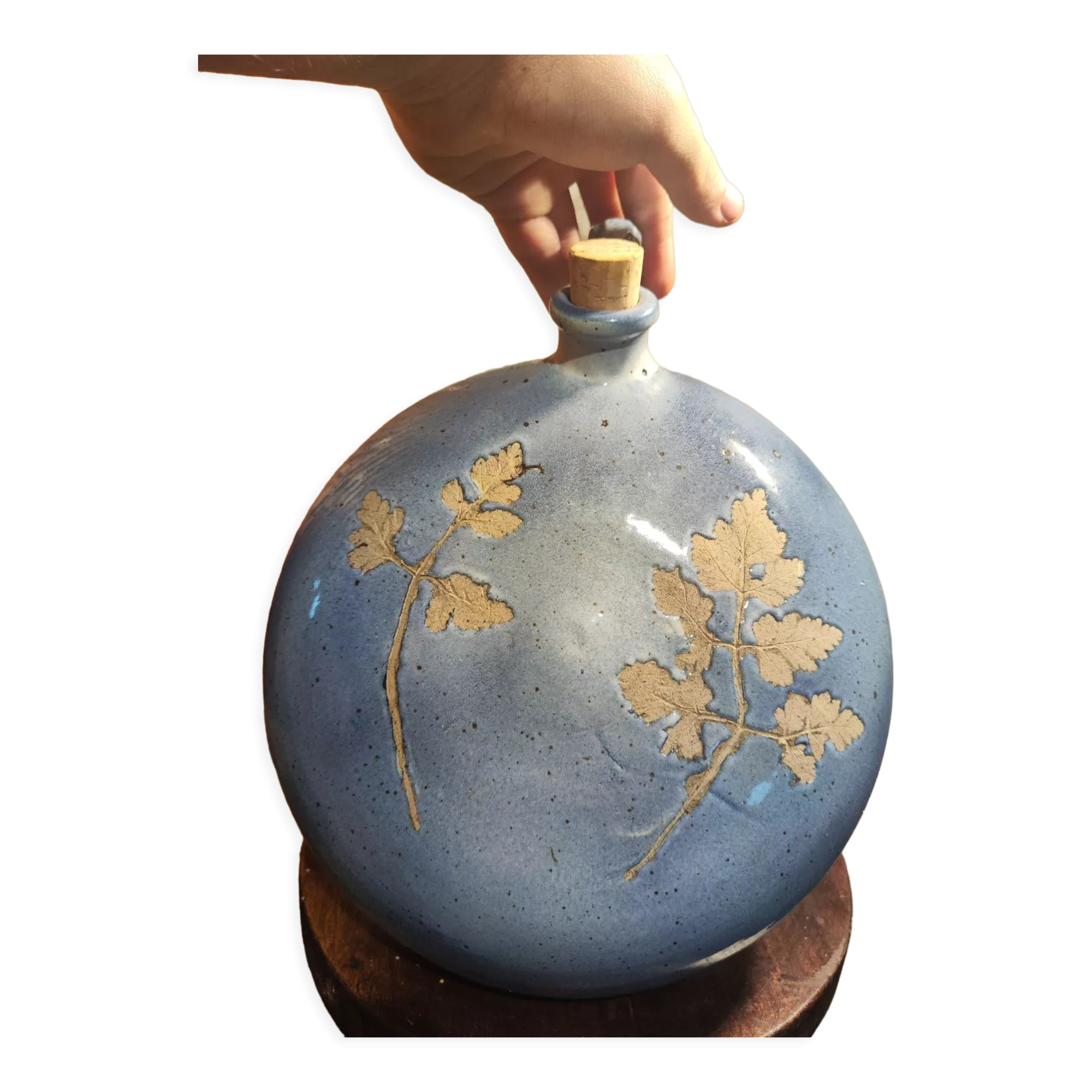 Wall vase la borne, contemporary sandstone