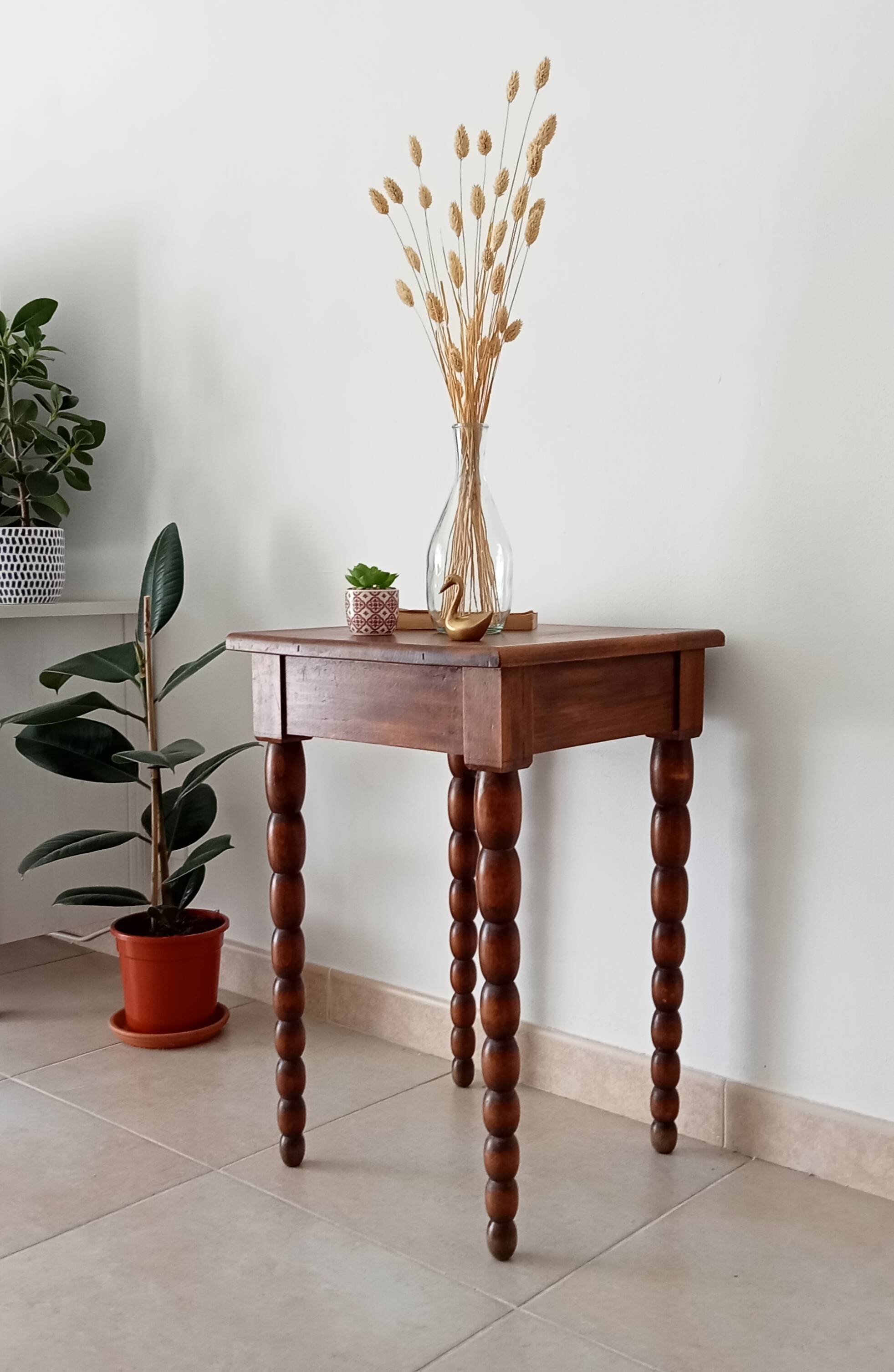 Early 20th century side table in solid oak