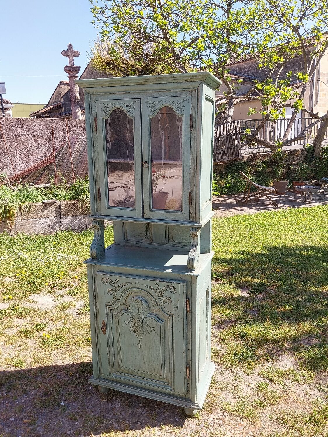 Glass-fronted buffet with 2 bodies