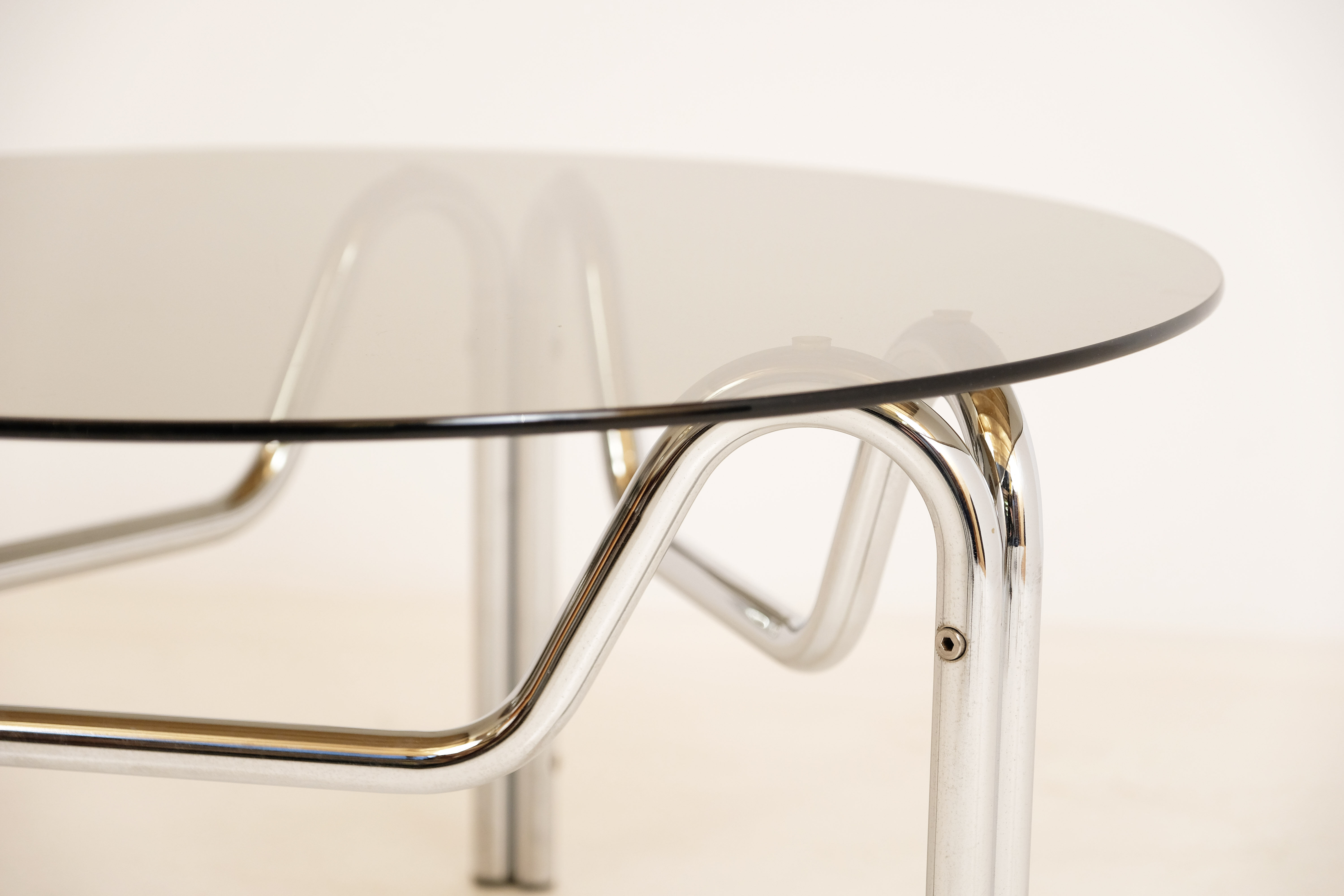 Round coffee table 1970