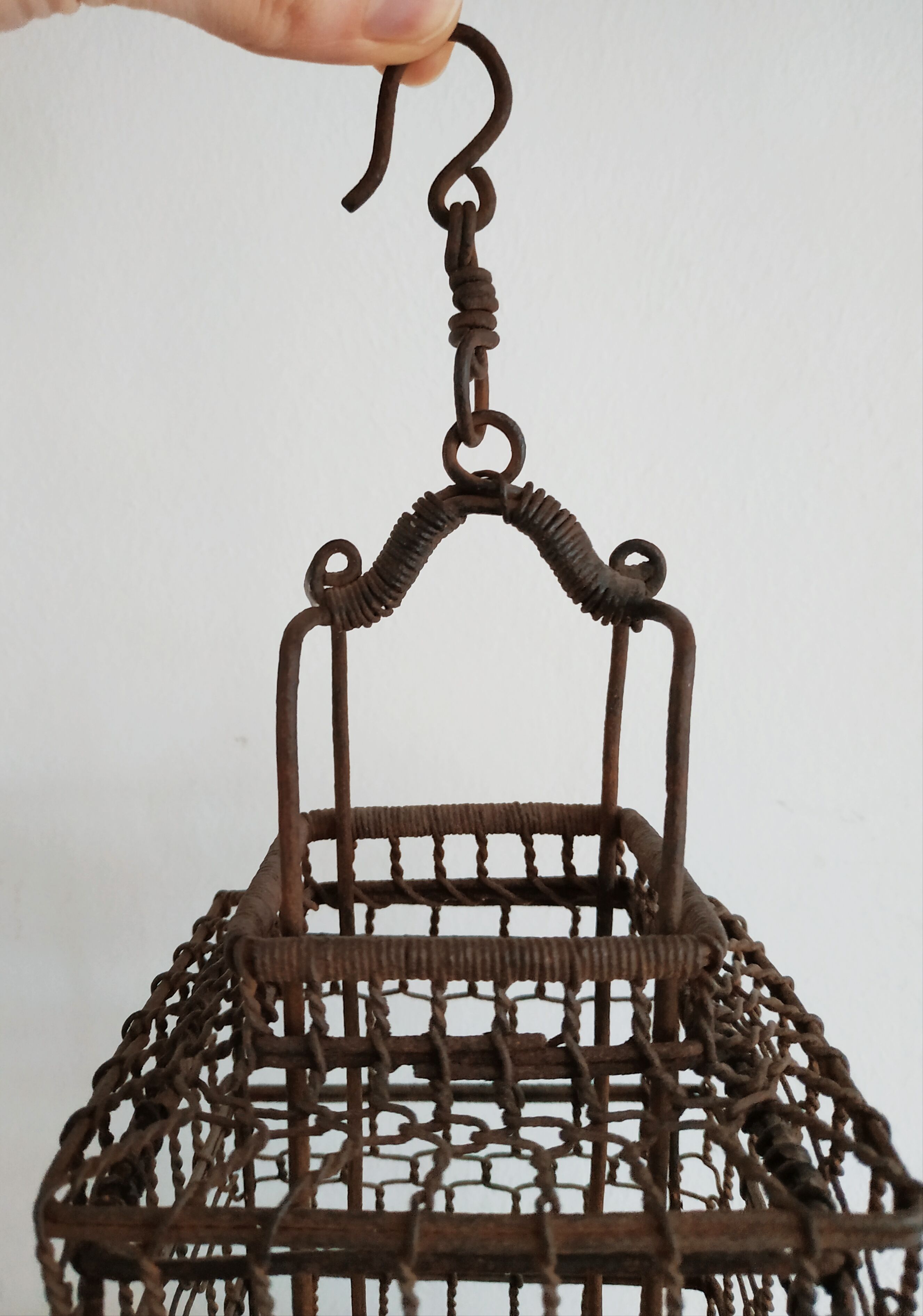 Metal lantern to place a candle