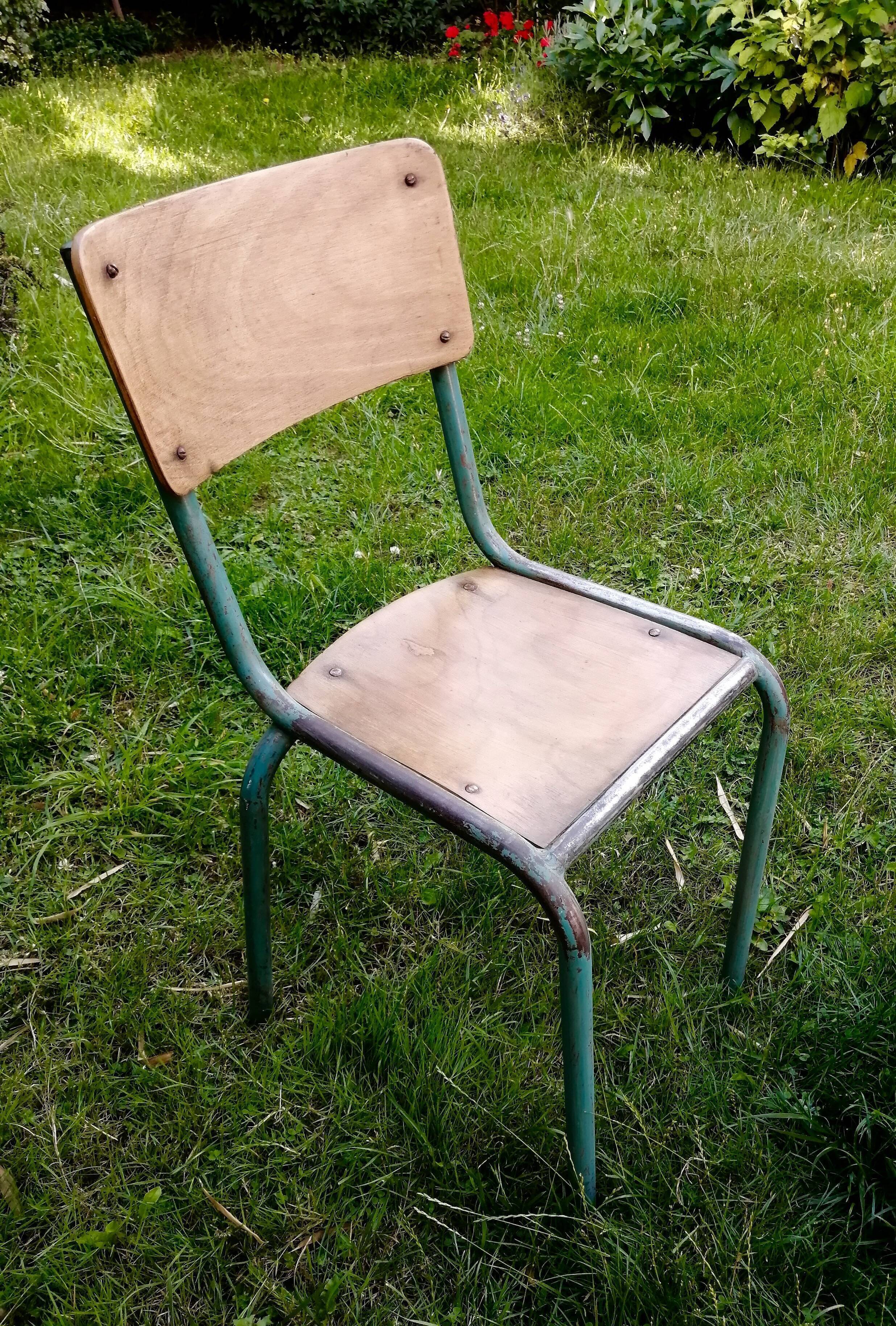 Bureau d´écolier taille adulte et sa chaise assortie