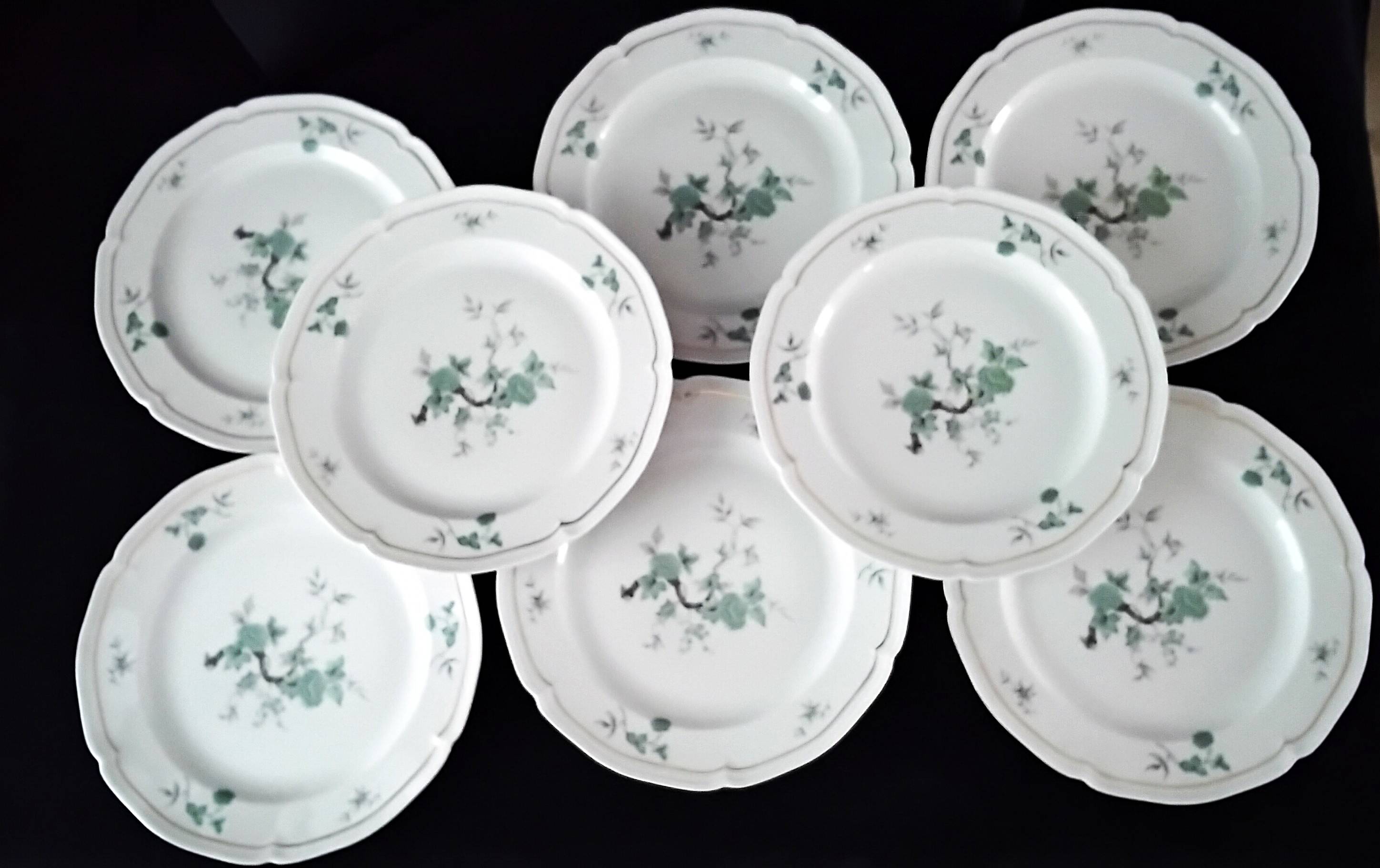 8 flat plates in Limoges porcelain by Salmon & Cie