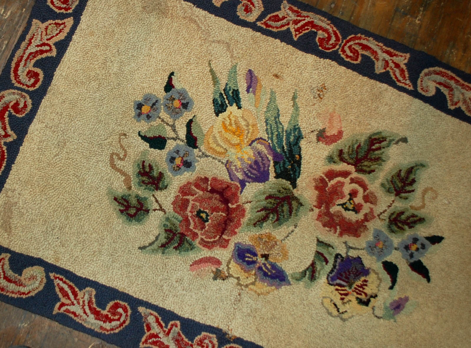 Old American Carpet Hooked handmade 67cm x 103cm 1900s