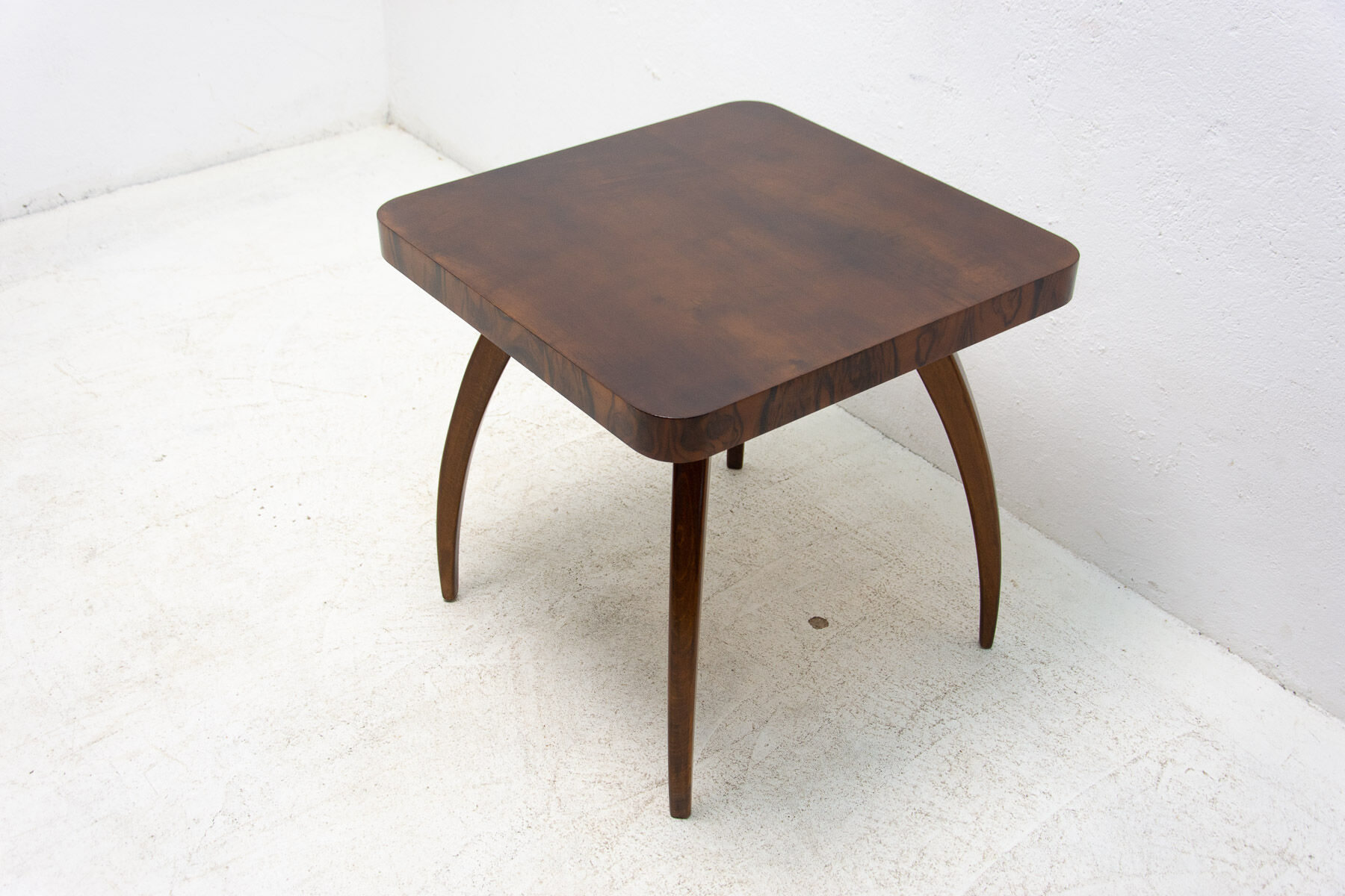 Fully renovated walnut Spider table H 259 by Jindřich Halabala, 1950´s