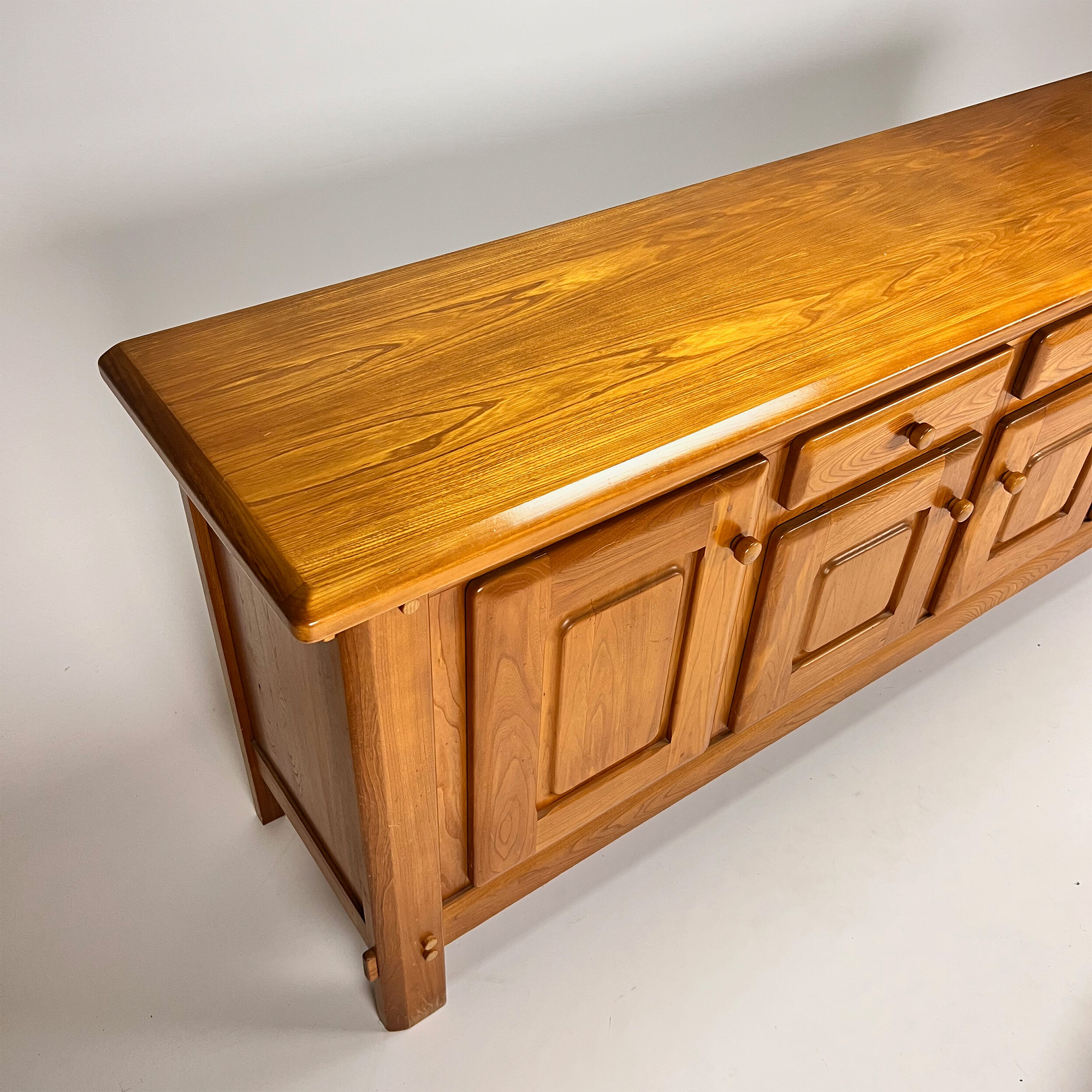 France Maison Raigan Style Elm Sideboard, 1970s