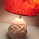Lampe ovoïde en pierre sculptée et abat jour imprimé / vintage années 60-70