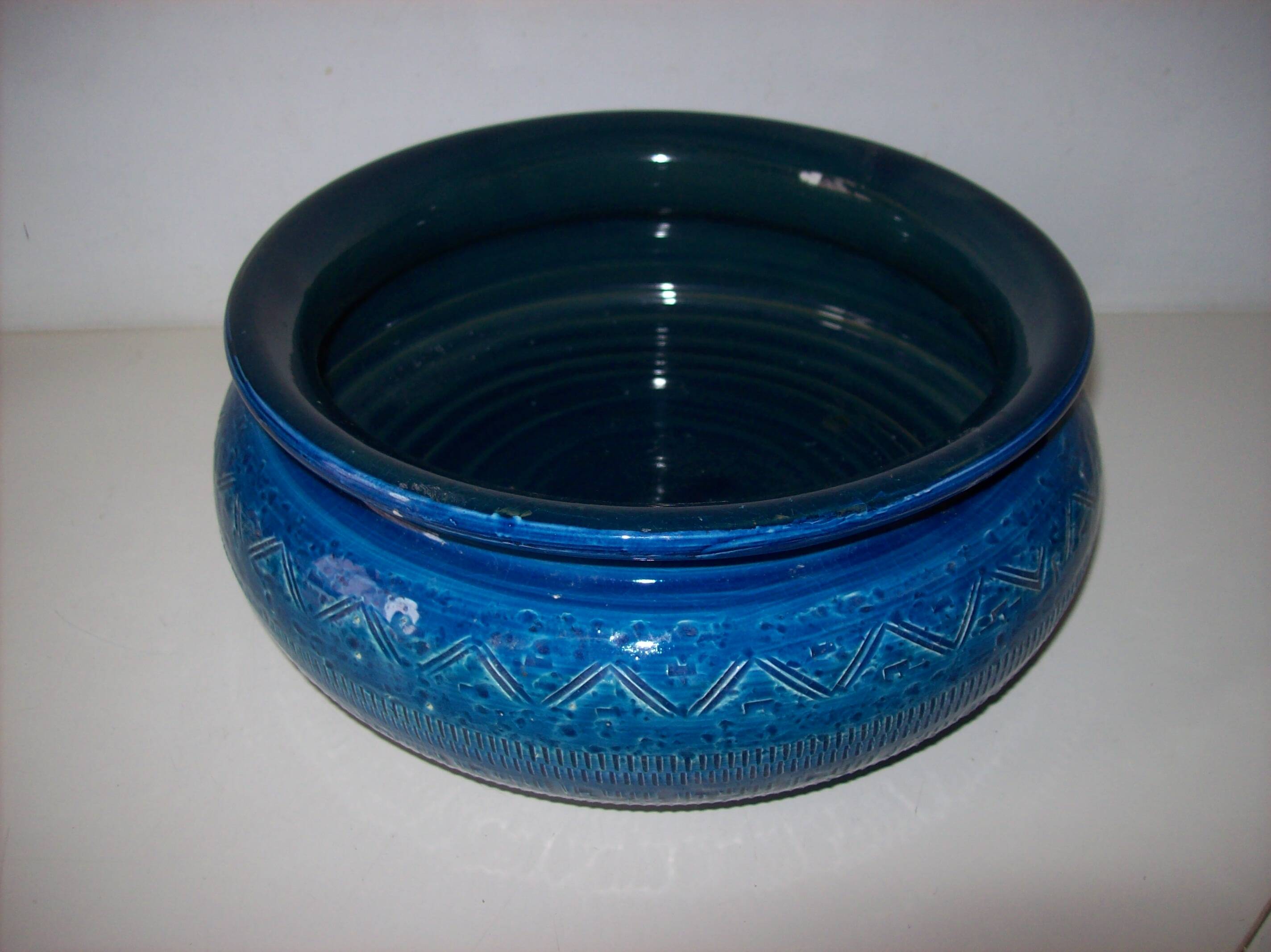 Aldo Londi coupe for Bitossi in "Rimini Blue" ceramic from the 1960s.