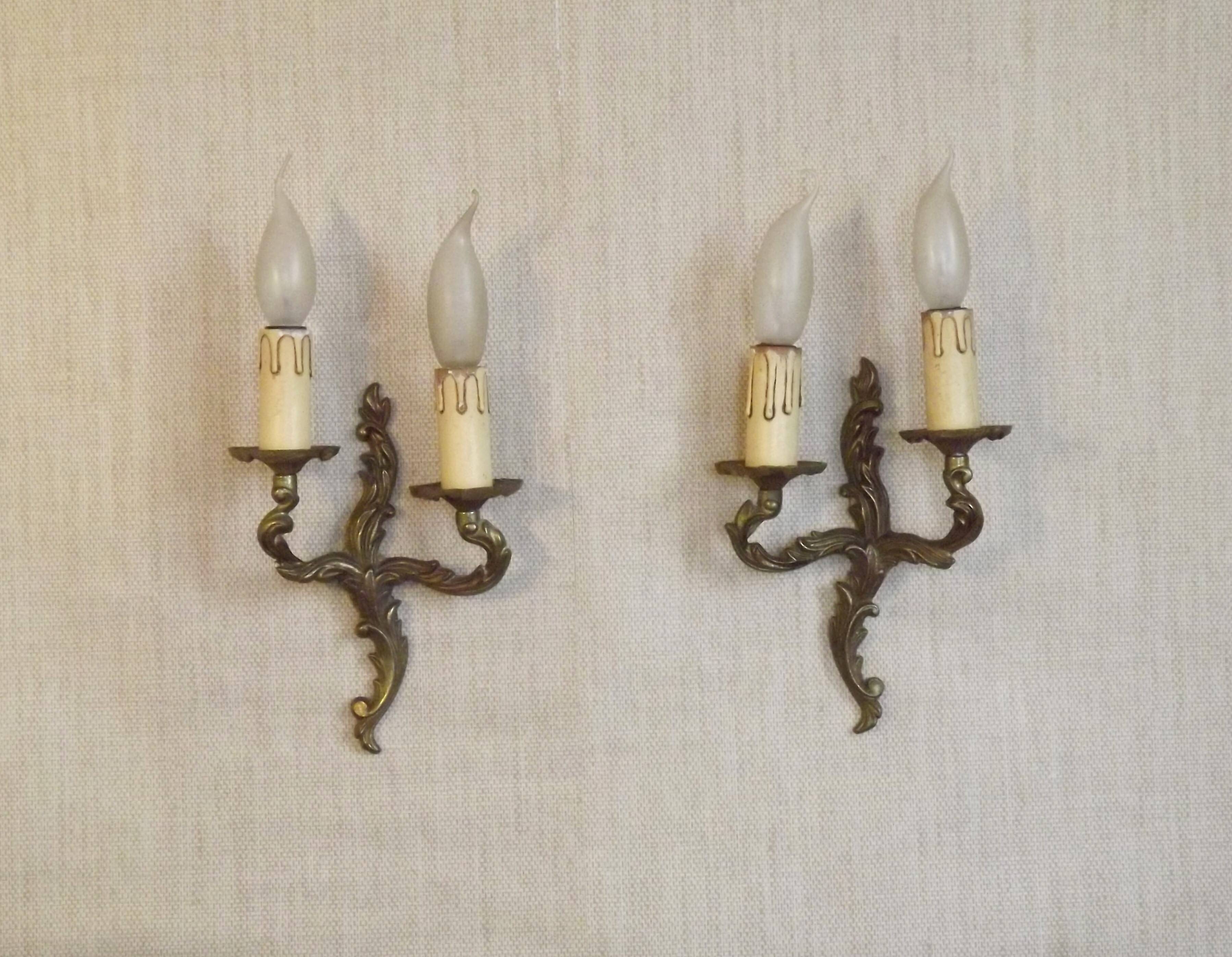 Elegant Vintage French Bronze Double Wall Sconces with Acanthus Leaf Detail 5111