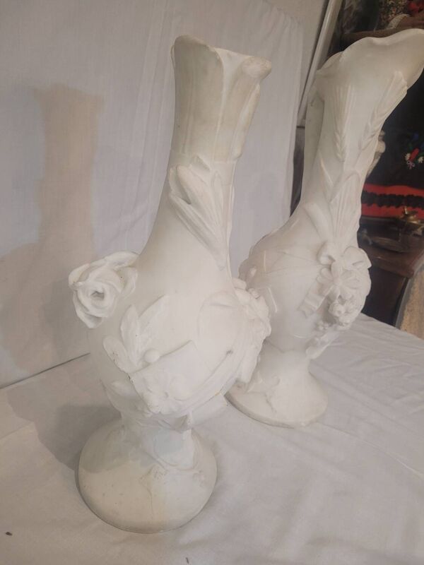 Paire de vases en albâtre