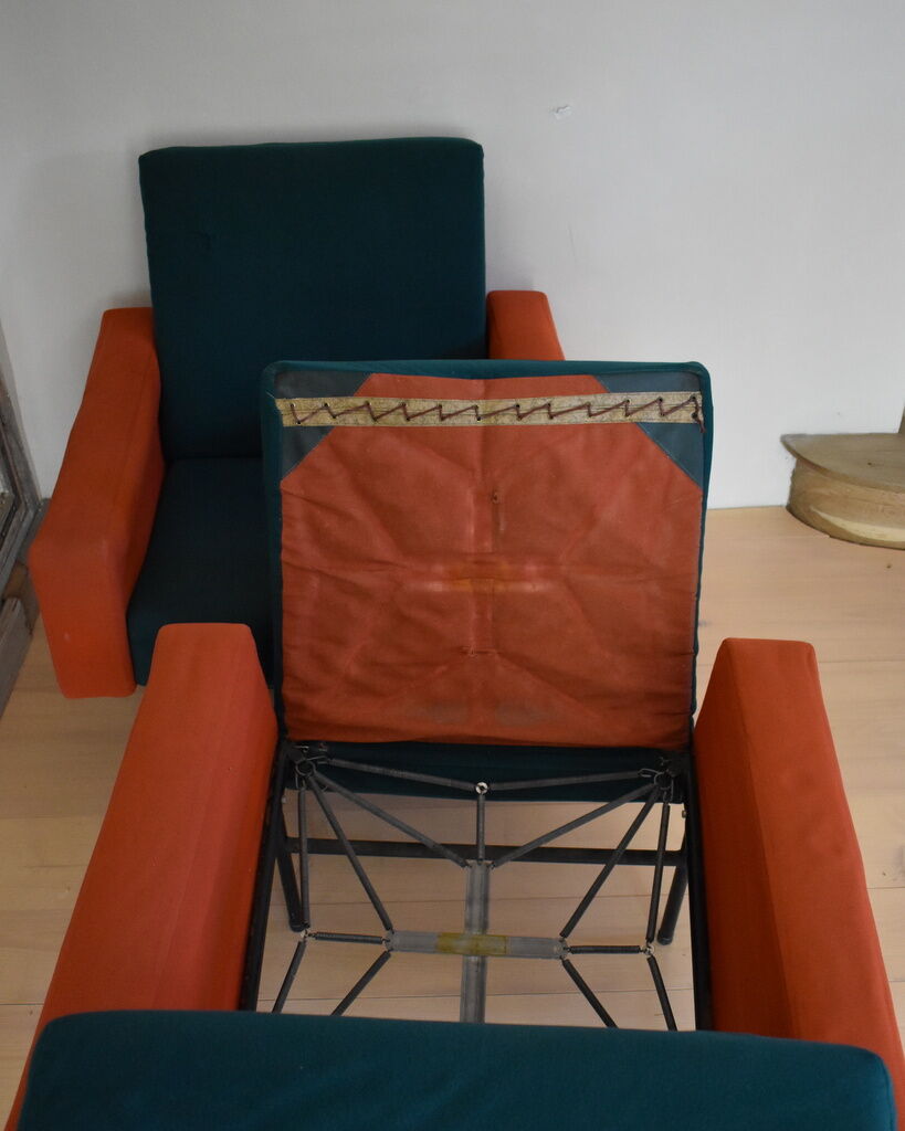 Paire de fauteuils G10 par Pierre Guariche pour Airborne
