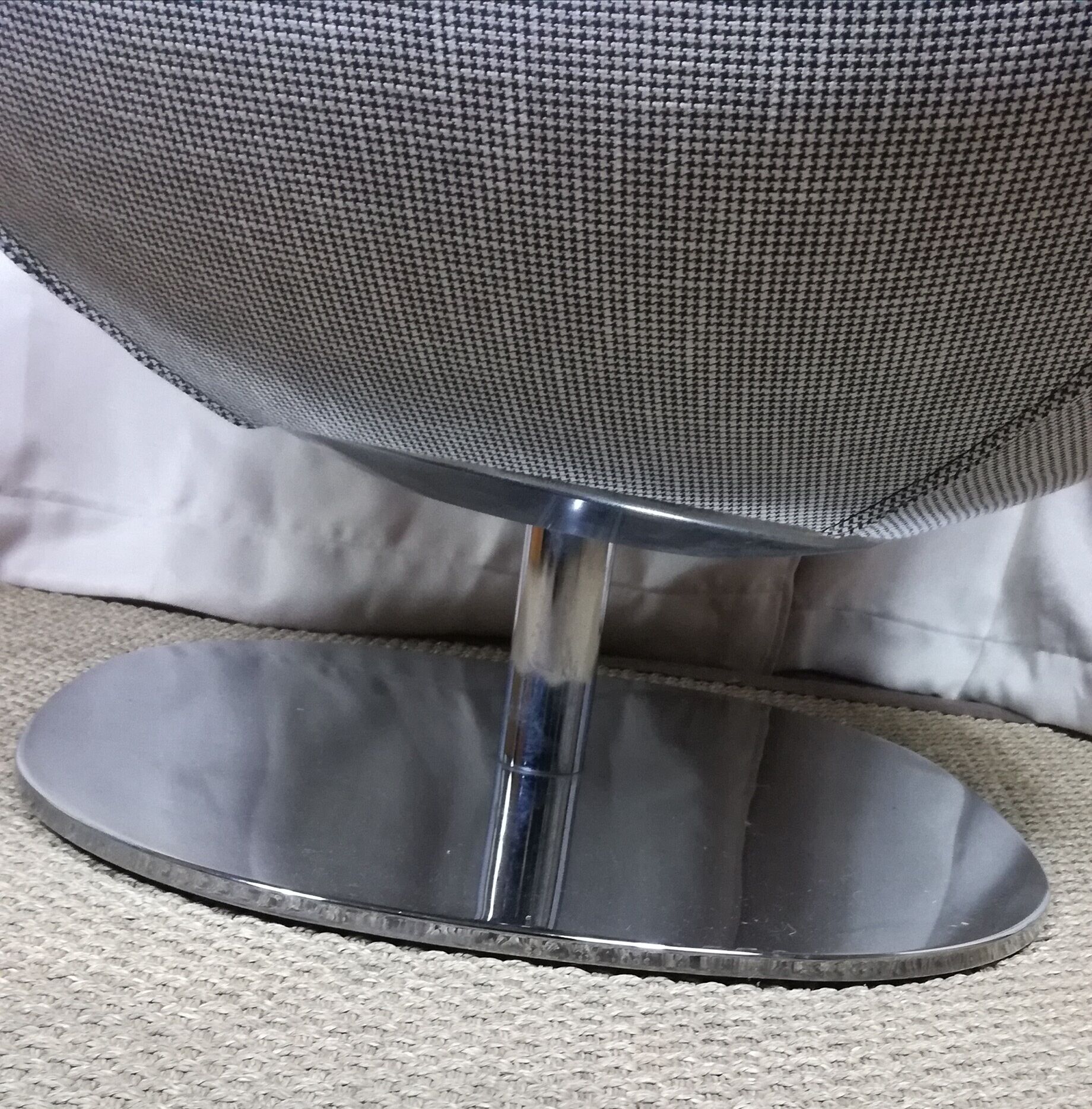 Swivel armchair 1970