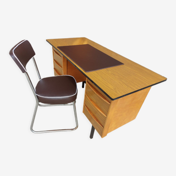 Adult desk, scandinavian type, 1970 and roneo chair