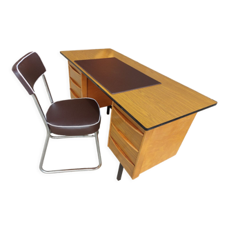 Adult desk, scandinavian type, 1970 and roneo chair