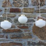 Set of 3 hanging lamps in opaline, Art Deco