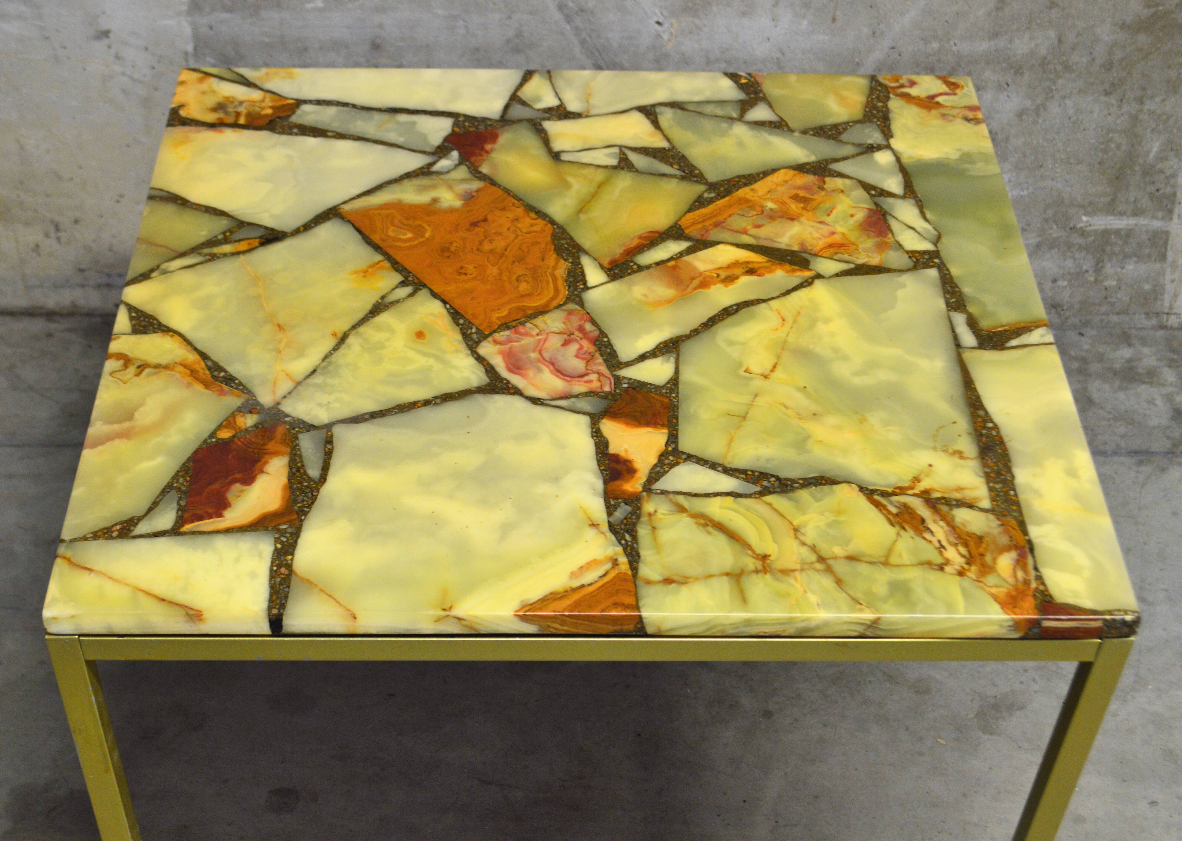 Marble coffee table from the 60s/70s Italian design